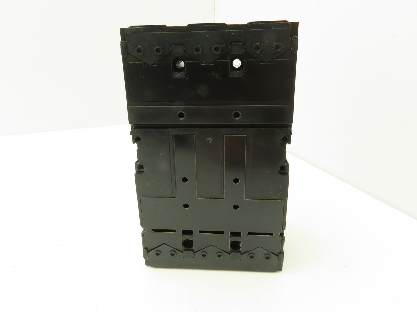 Fuji Electric EA202A  2-Pole Circuit Breaker 225A 600VAC 250VDC 2-Pole