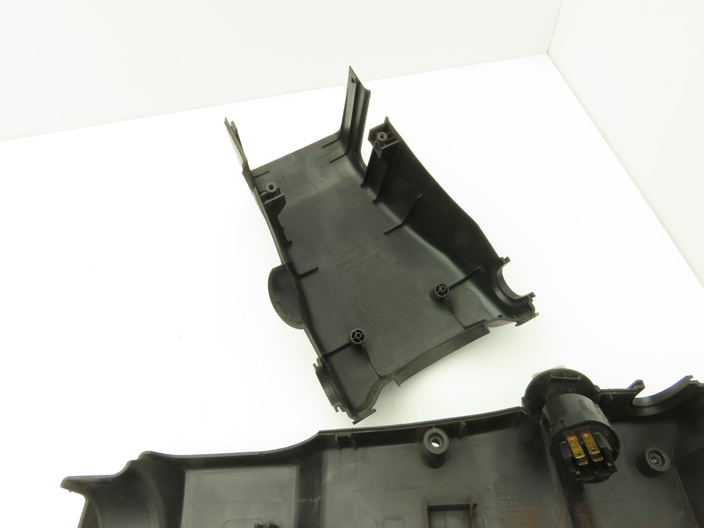 Toyota Electric Forklift Steering Column Shroud Cover W/Key Removed From 8FBE15U