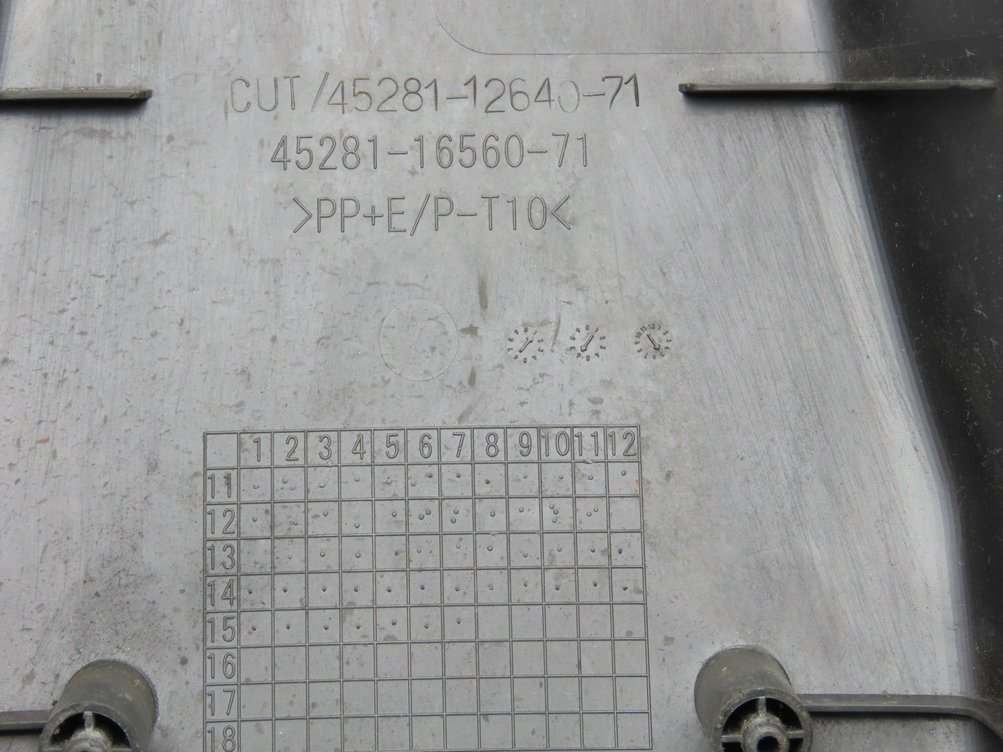 Toyota Electric Forklift Steering Column Shroud Cover W/Key Removed From 8FBE15U