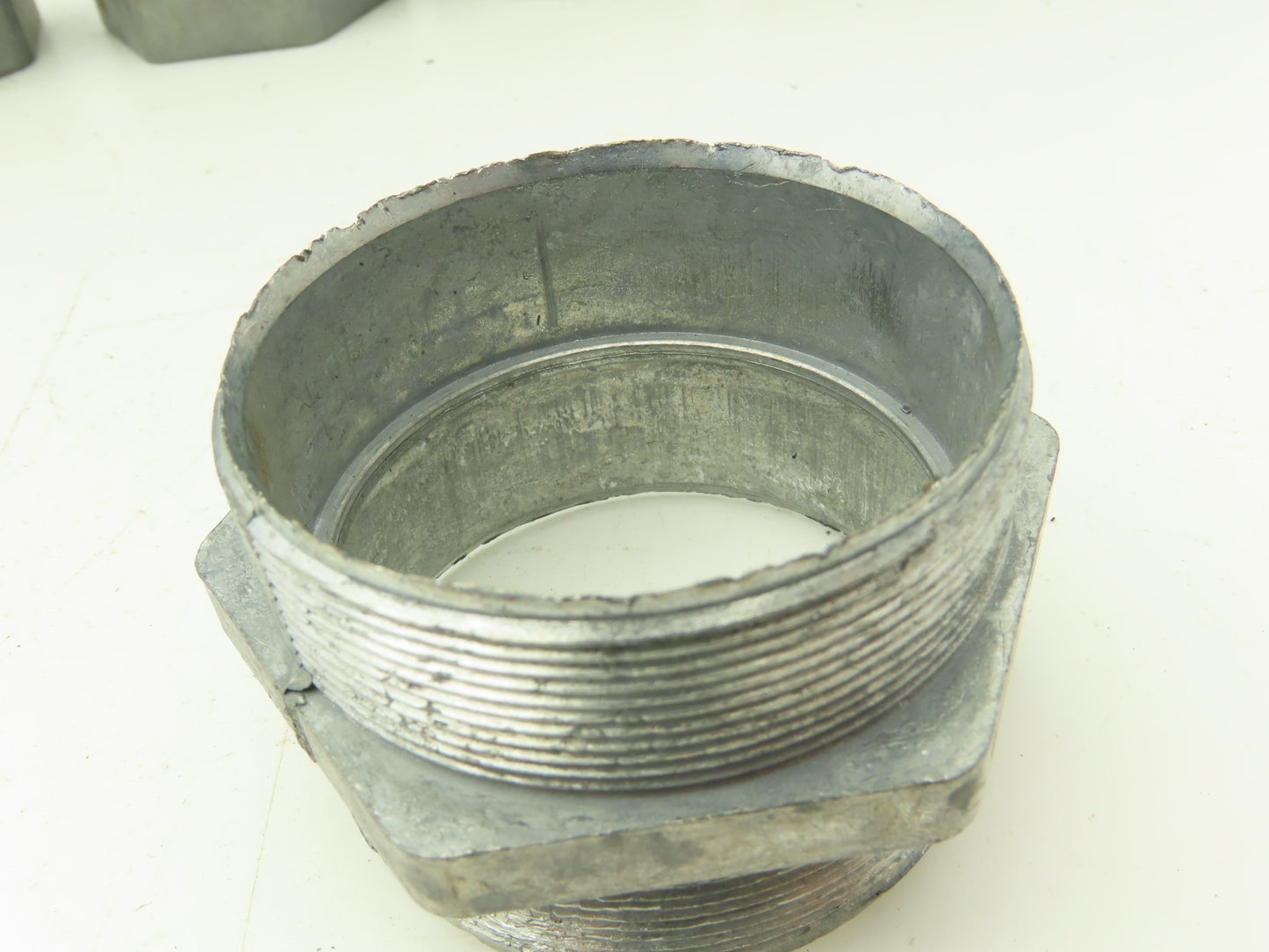 02220 2" EMT Compression Type Connector Coupler Die Cast Aluminum Lot of 22