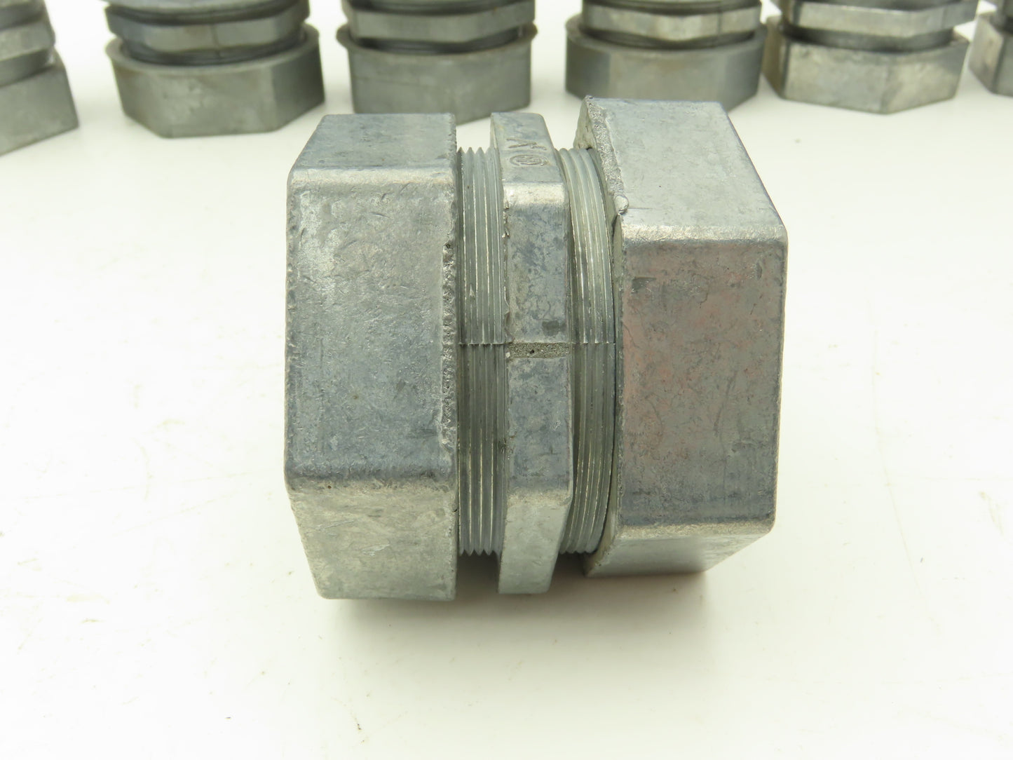 02220 2" EMT Compression Type Connector Coupler Die Cast Aluminum Lot of 22