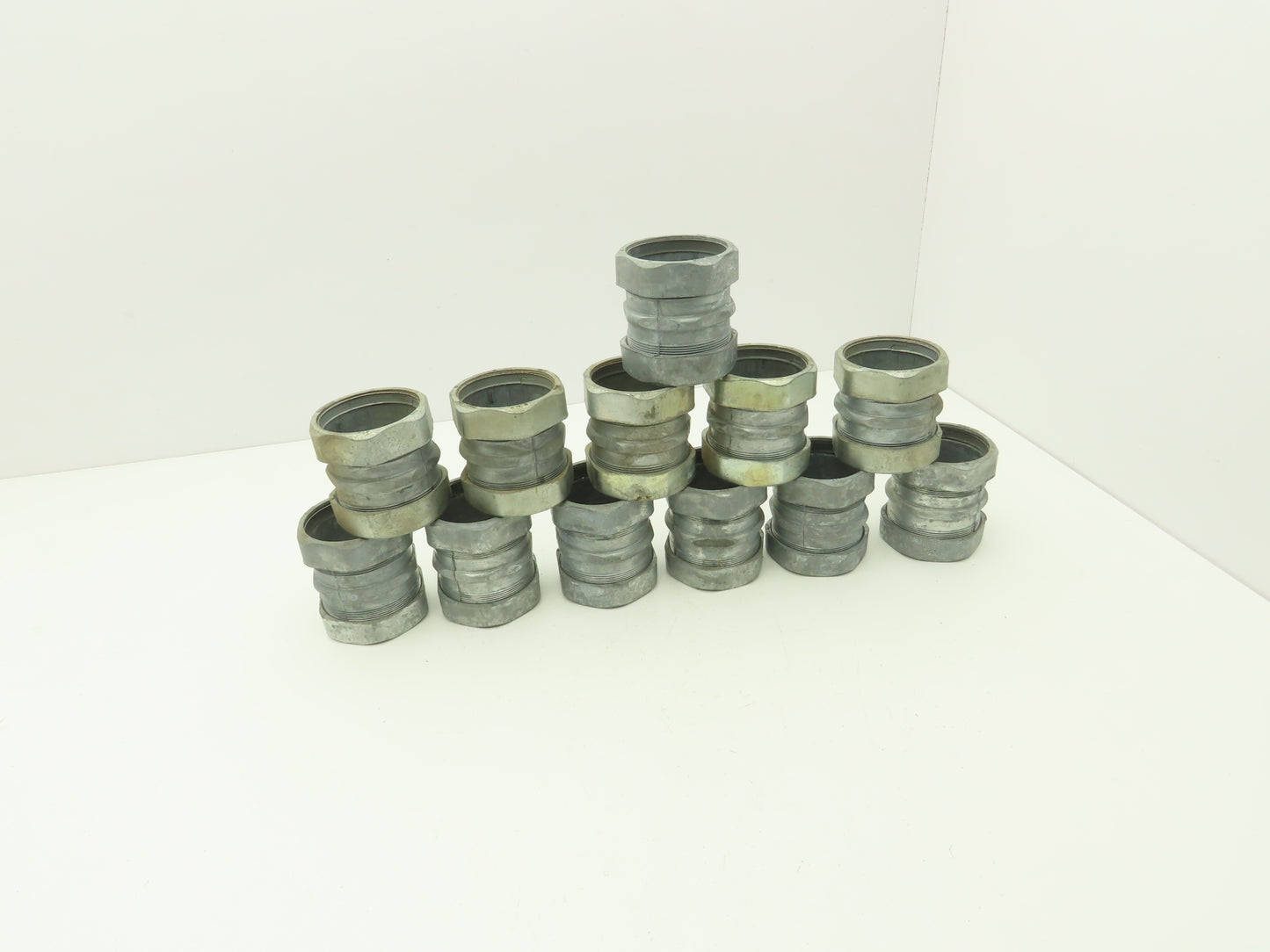 Halex 63625 2-1/2" EMT Compression Coupling Rigid Conduit Aluminum Lot of 12