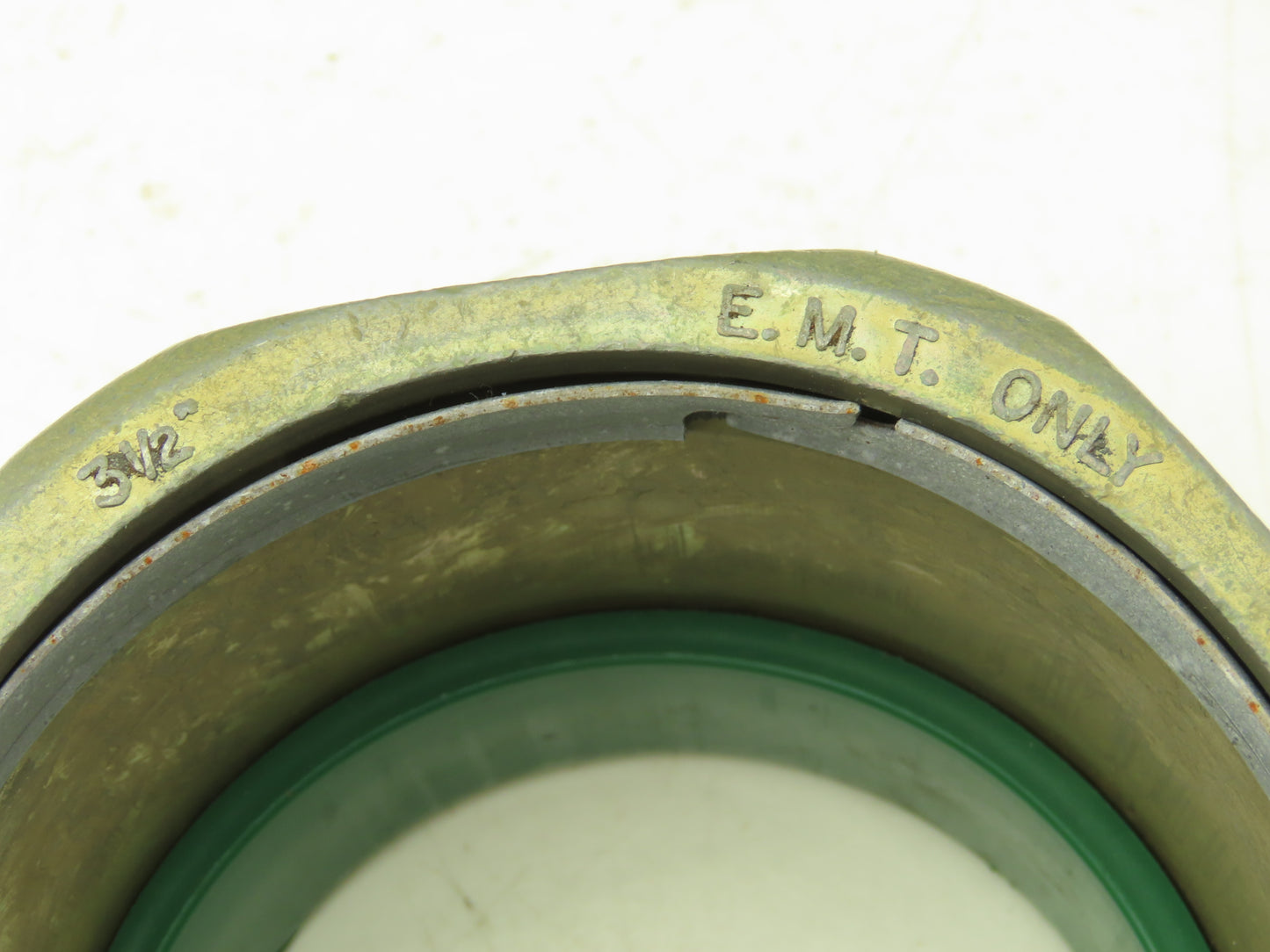 NA 3-1/2" EMT Compression Connector Insulated Throat Rigid Pipe Lot of 6