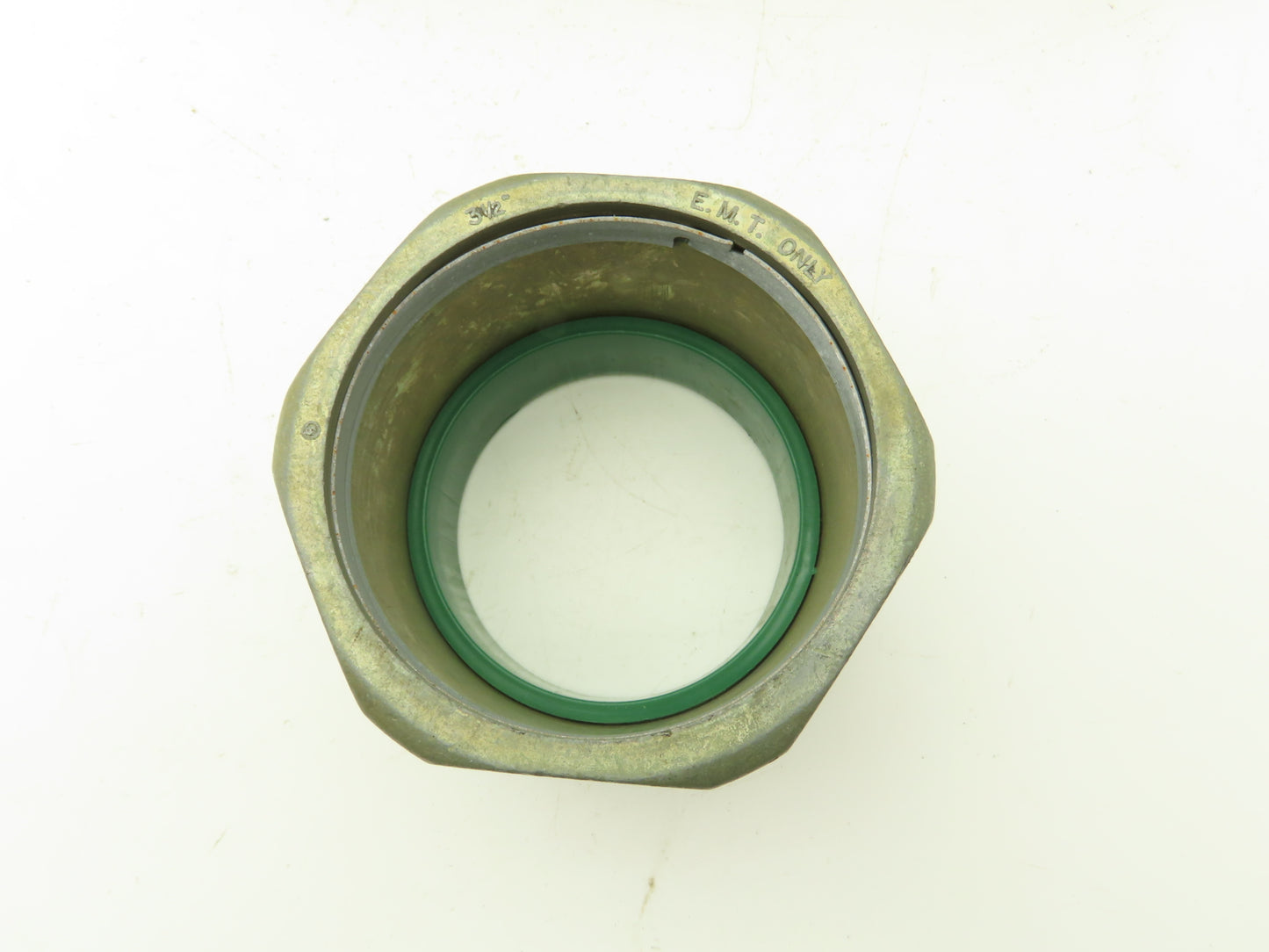 NA 3-1/2" EMT Compression Connector Insulated Throat Rigid Pipe Lot of 6