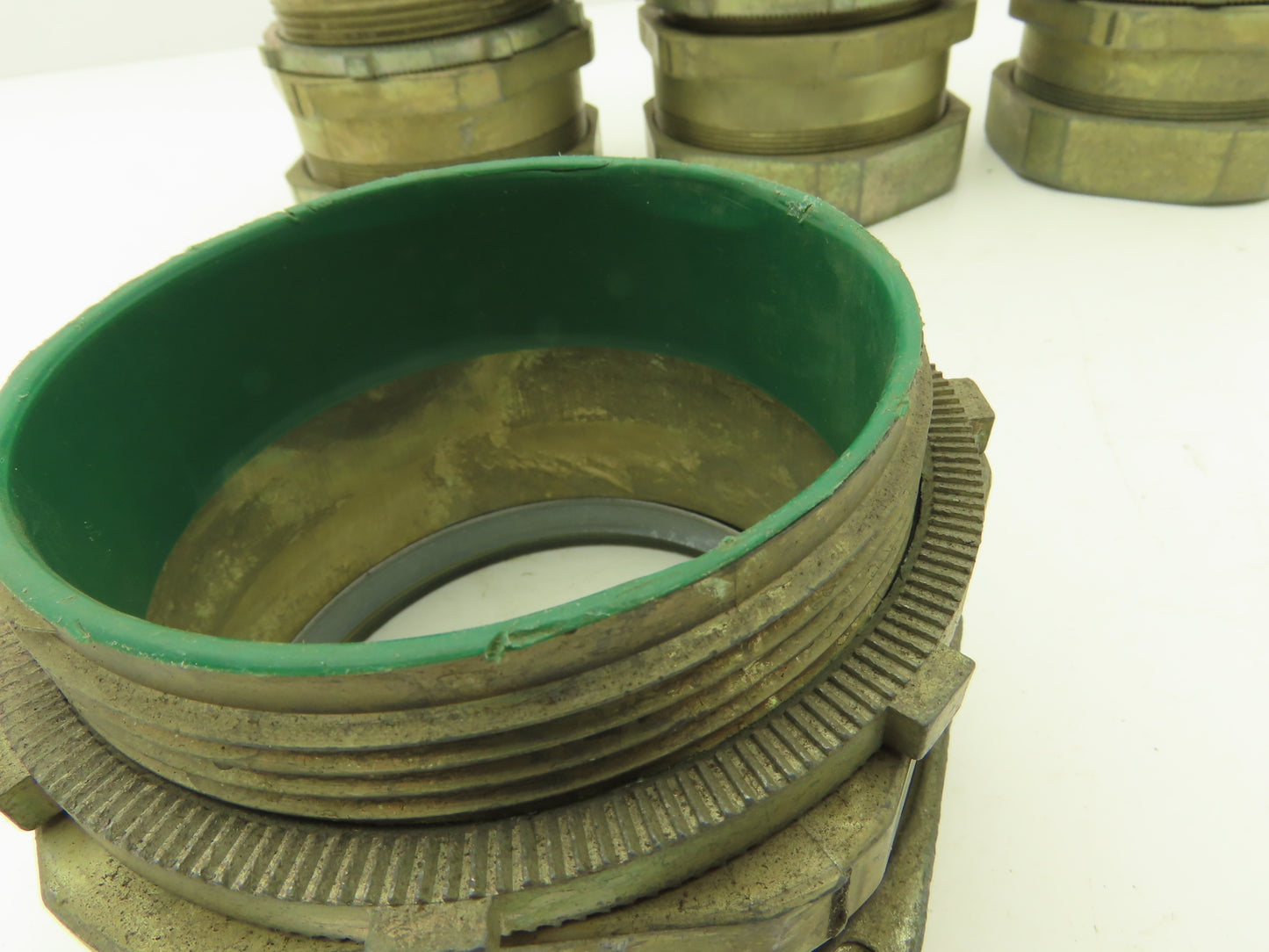 NA 3-1/2" EMT Compression Connector Insulated Throat Rigid Pipe Lot of 6