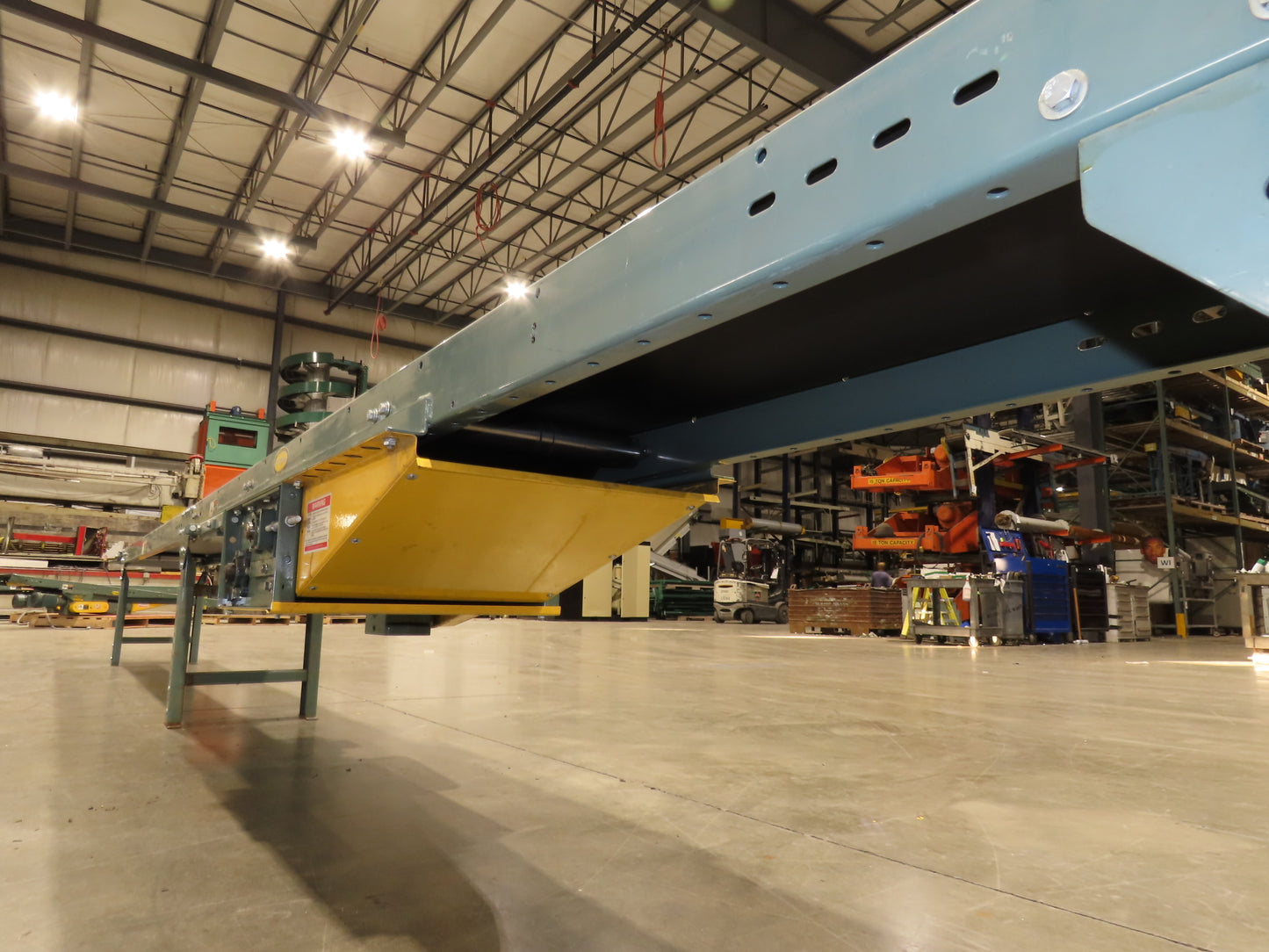 Hytrol 18"x 40' 10" Slider Bed Conveyor 15.5" Belt 1Hp 3PH Center Drive 50FPM