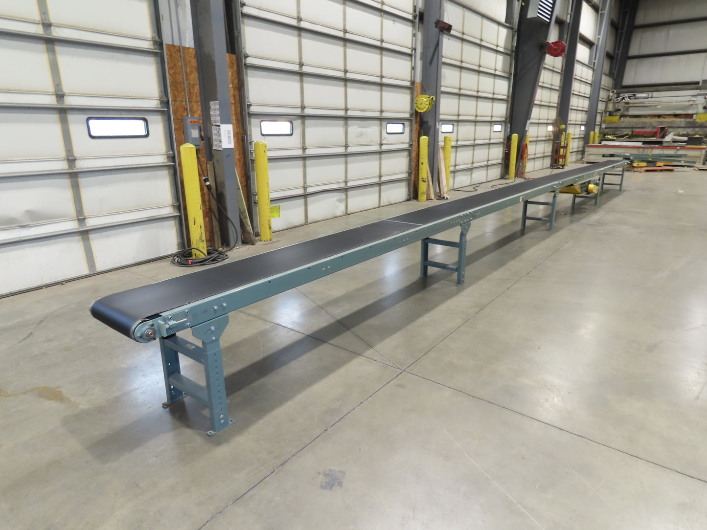 Hytrol 18"x 40' 10" Slider Bed Conveyor 15.5" Belt 1Hp 3PH Center Drive 50FPM