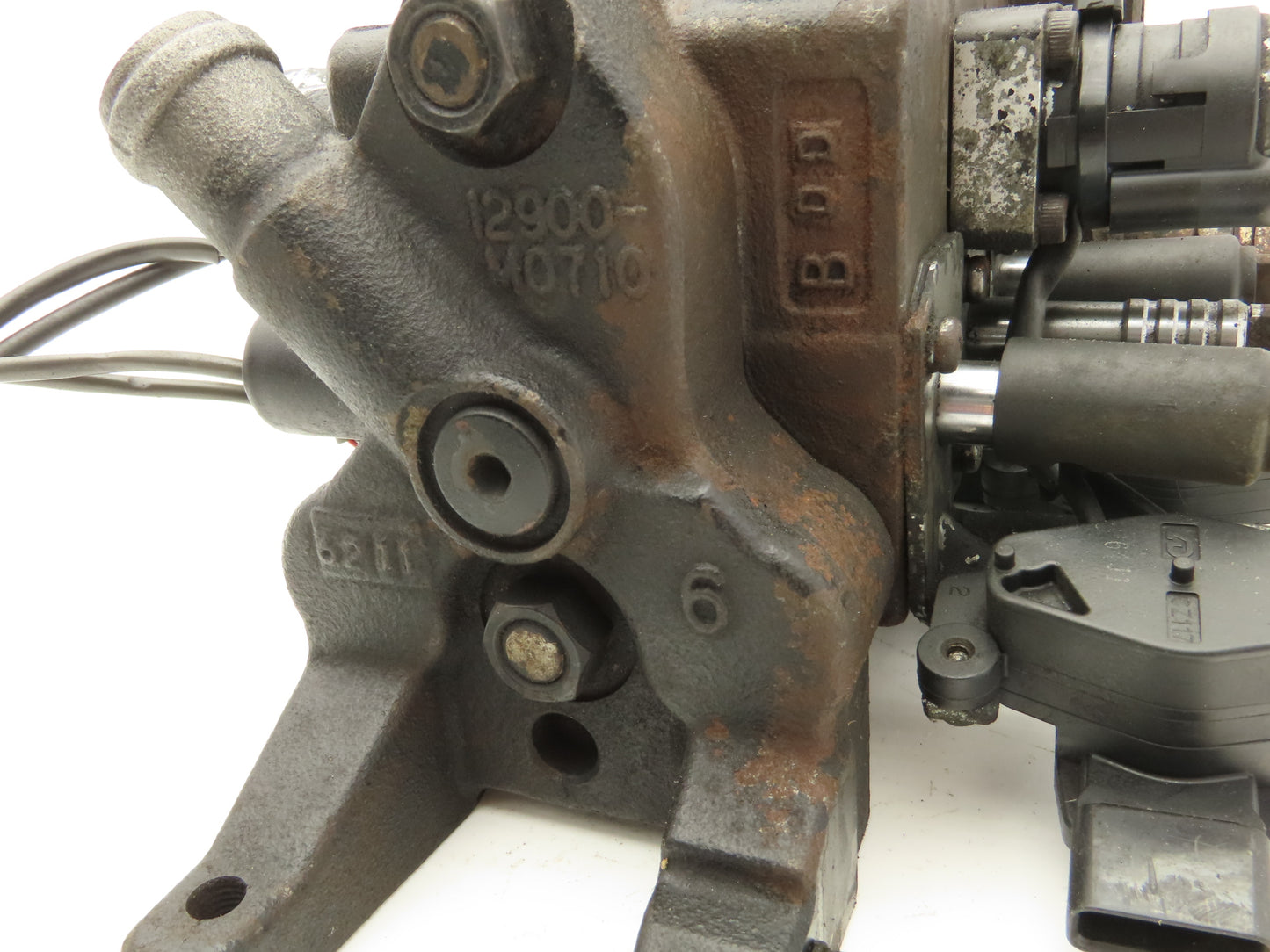 Toyota 67620-U1361-71 Hydraulic 3-Spool Forklift Mast Control Valve From 8FBE15U