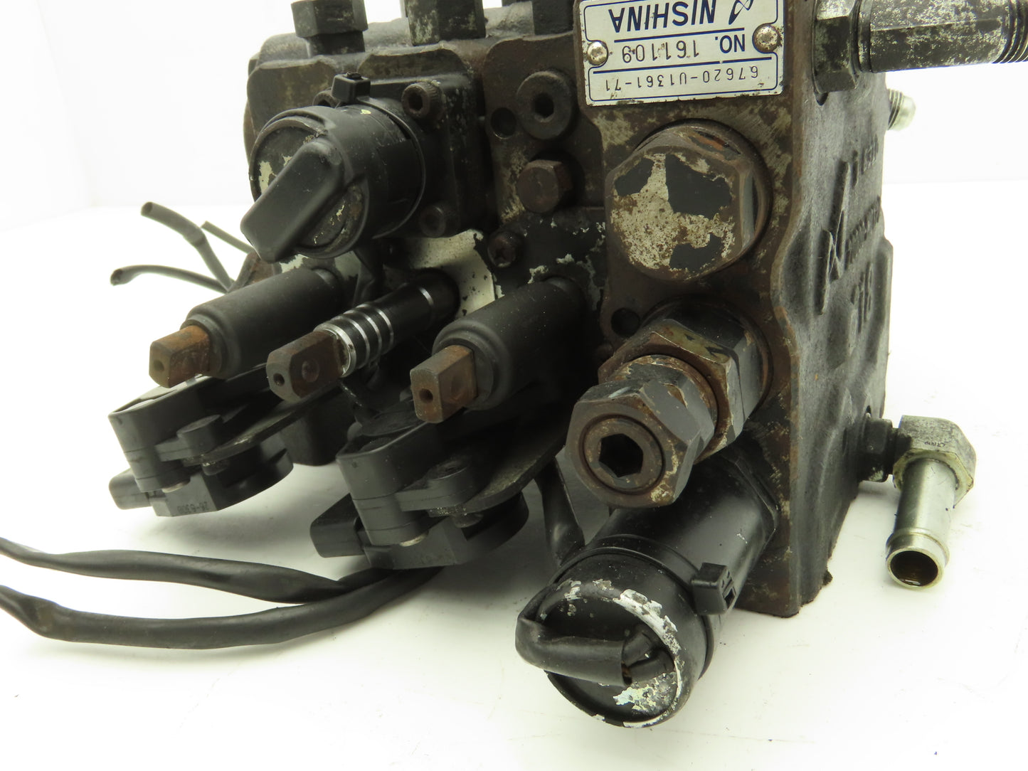 Toyota 67620-U1361-71 Hydraulic 3-Spool Forklift Mast Control Valve From 8FBE15U