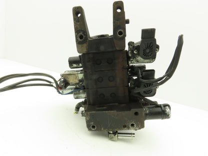 Toyota 67620-U1361-71 Hydraulic 3-Spool Forklift Mast Control Valve From 8FBE15U