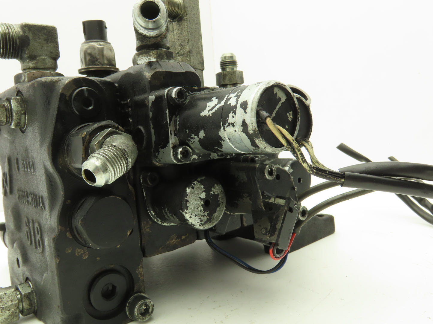 Toyota 67620-U1361-71 Hydraulic 3-Spool Forklift Mast Control Valve From 8FBE15U