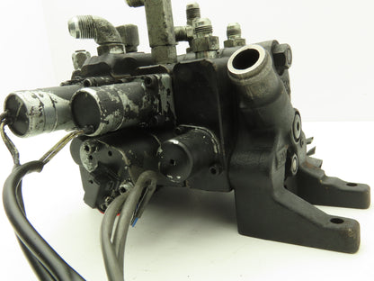Toyota 67620-U1361-71 Hydraulic 3-Spool Forklift Mast Control Valve From 8FBE15U