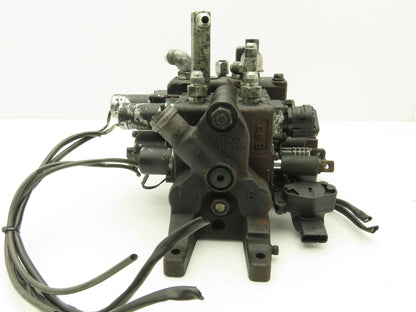 Toyota 67620-U1361-71 Hydraulic 3-Spool Forklift Mast Control Valve From 8FBE15U