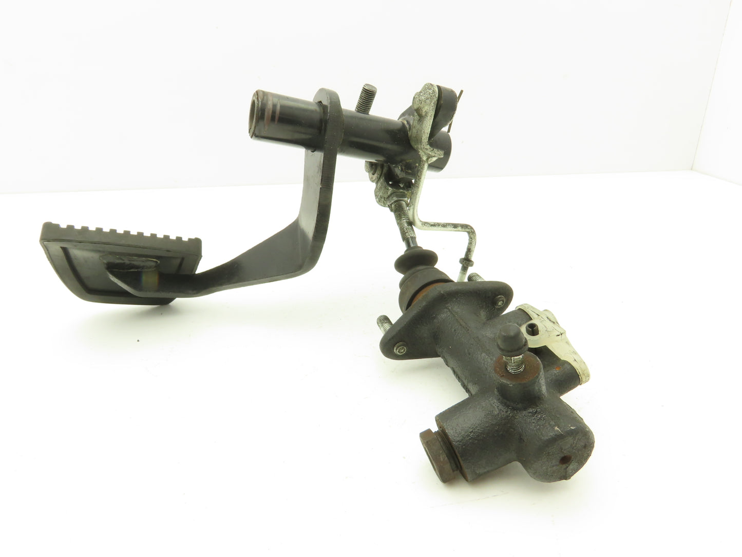 Toyota Electric Forklift Brake Pedal Master Cylinder Assembly From 8FBE15U