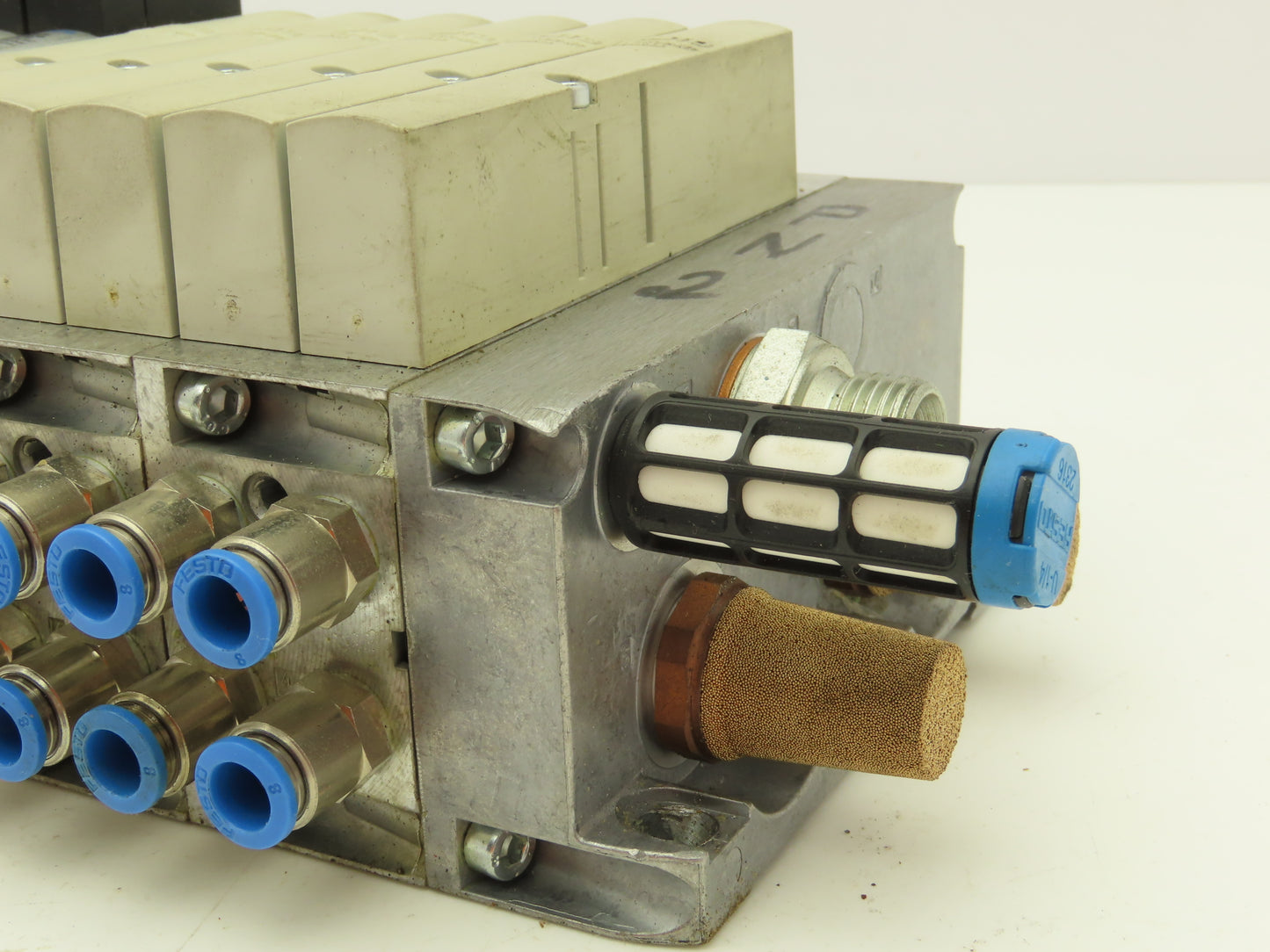Festo VSVA-B-B52-ZD-A2-1T1L Solenoid Valve 12-Station Manifold 24V w/Bus Node
