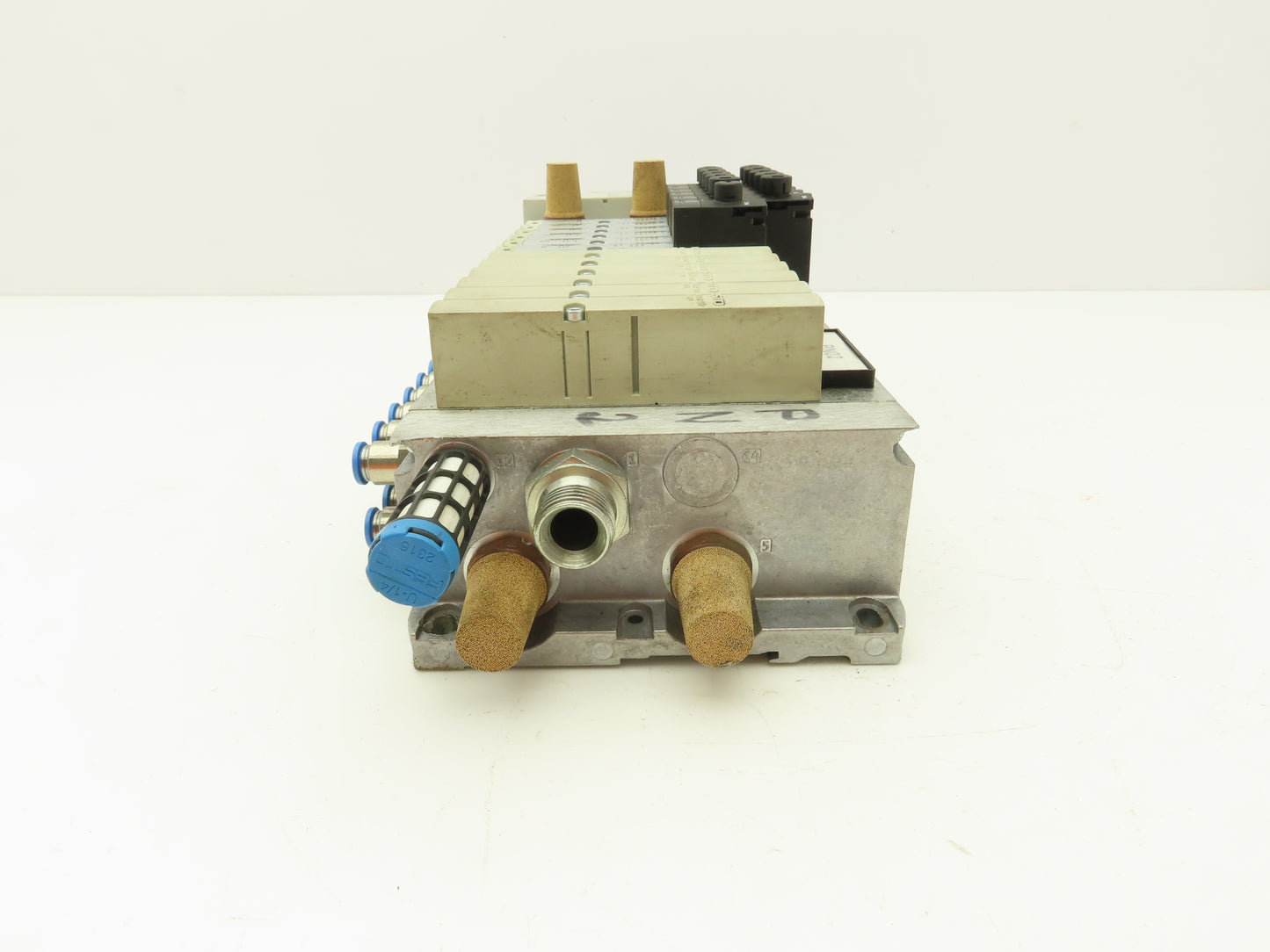 Festo VSVA-B-B52-ZD-A2-1T1L Solenoid Valve 12-Station Manifold 24V w/Bus Node