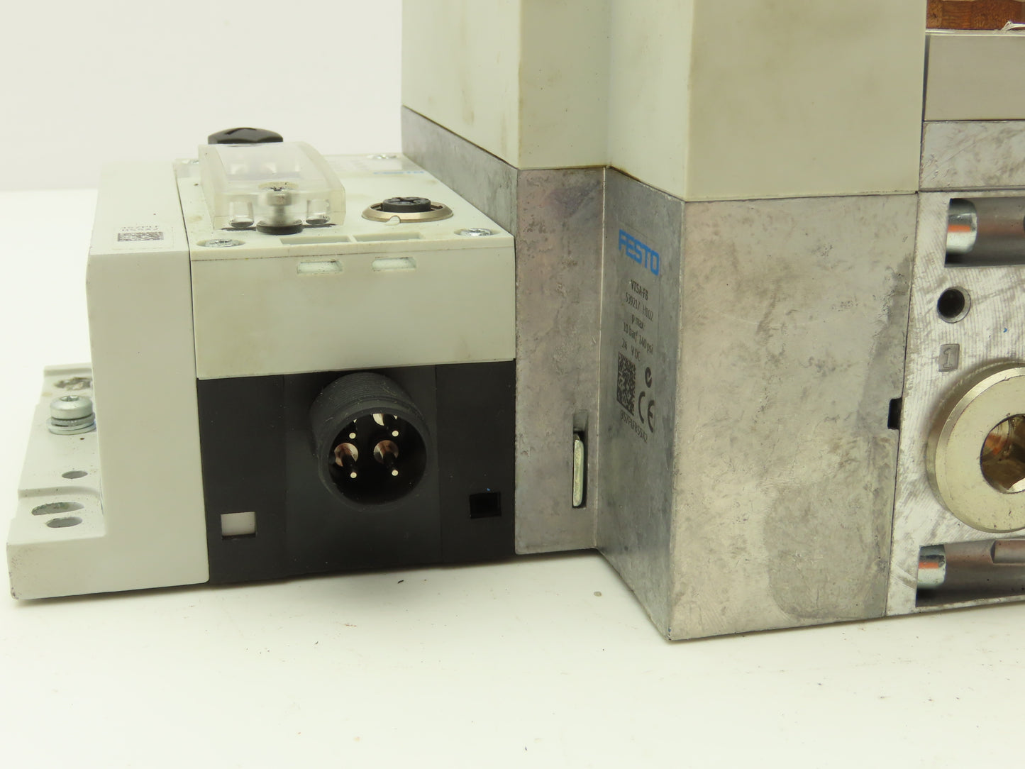Festo VSVA-B-B52-ZD-A2-1T1L Solenoid Valve 12-Station Manifold 24V w/Bus Node