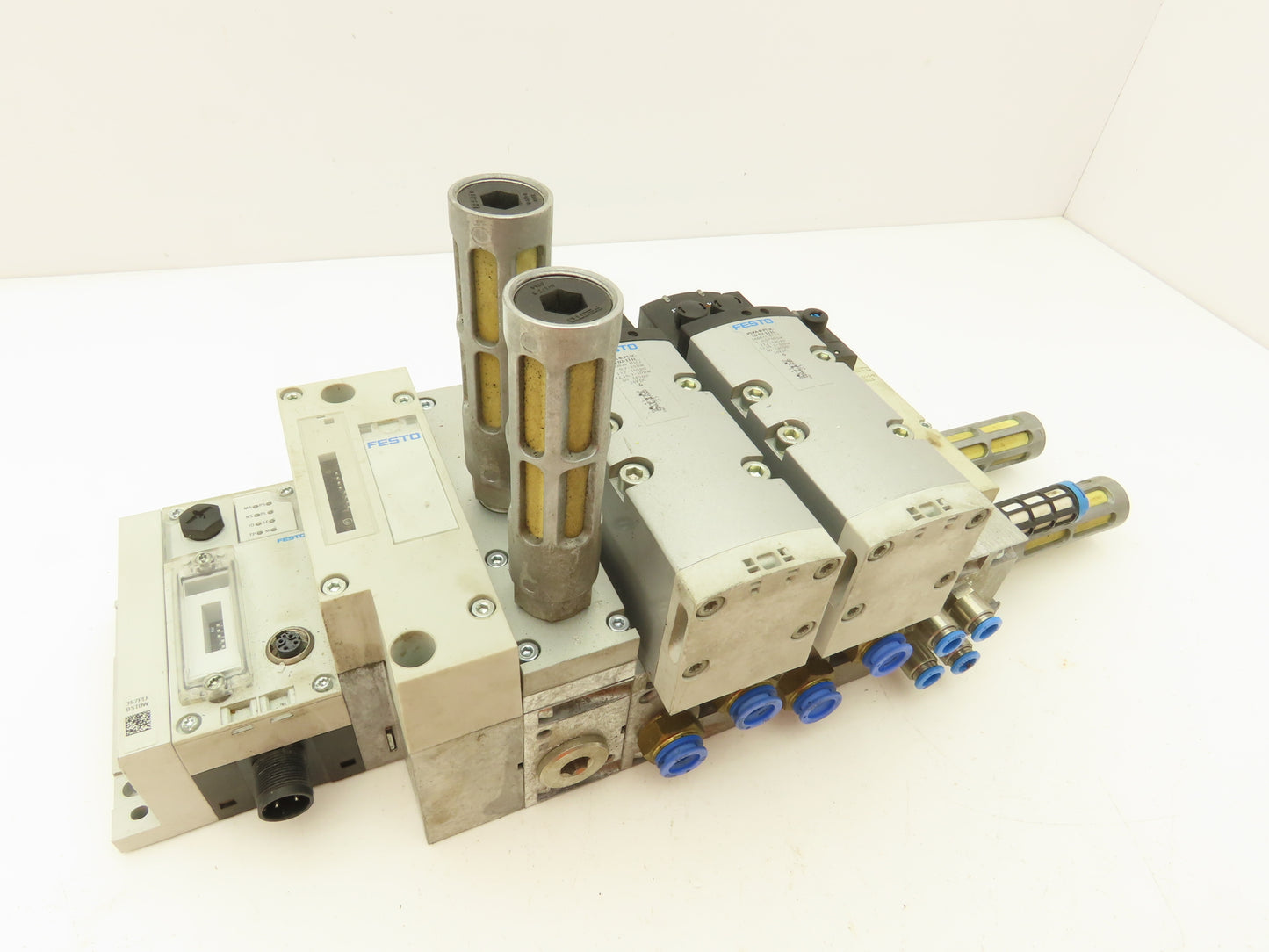 Festo VSVA-B-P53C-ZD-D2-1T1L Solenoid Valve Manifold 24VDC w/Bus Node CPX-FB 32
