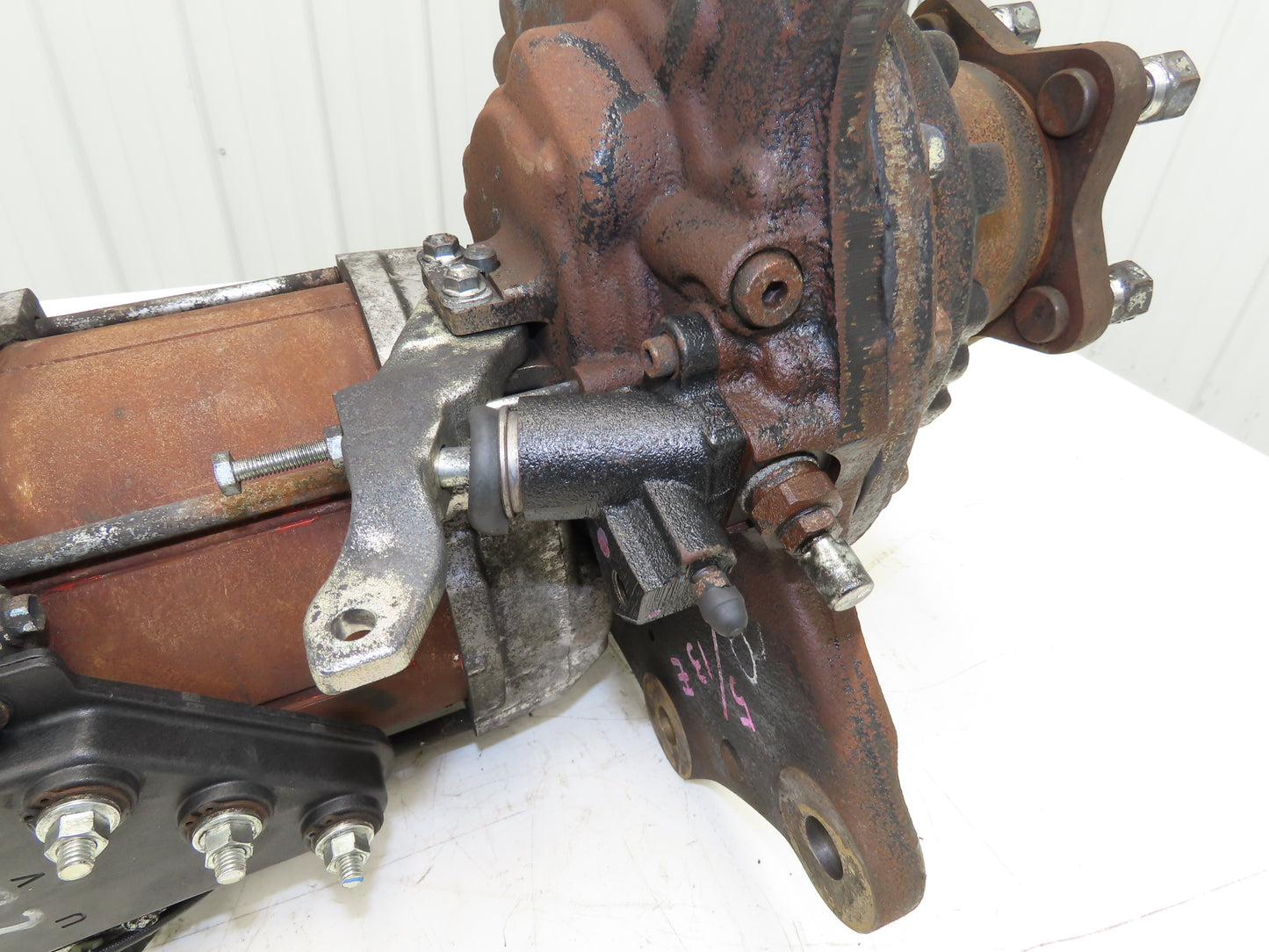 Toyota R12640 Forklift Right Front Drive Axle & Motor Assembly 5-Lug Off 8FBE15U