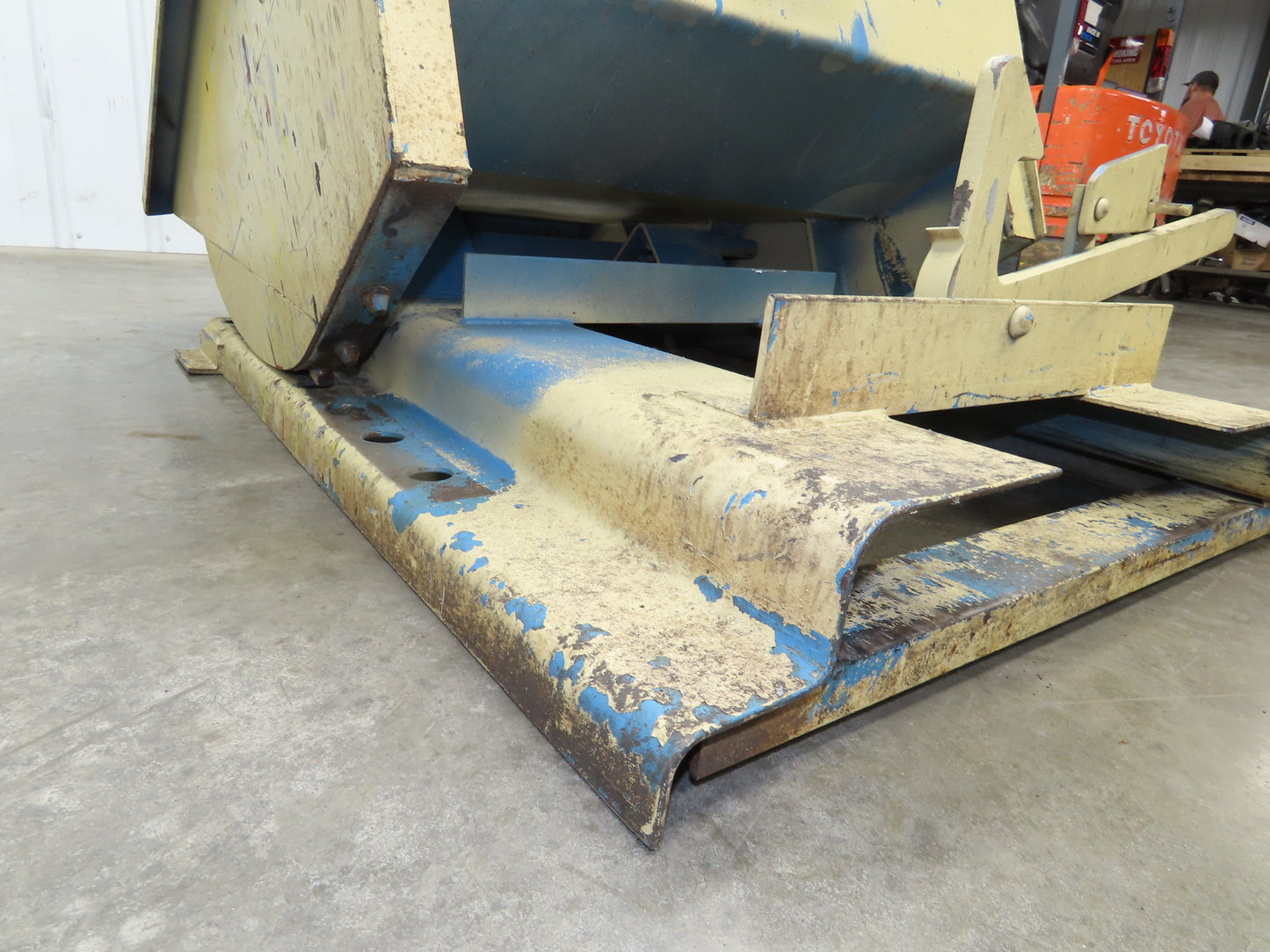 McCullough Wright Self Dumping Hopper 1/4" Yard 4000lb 2 Ton 7 Gauge Bin