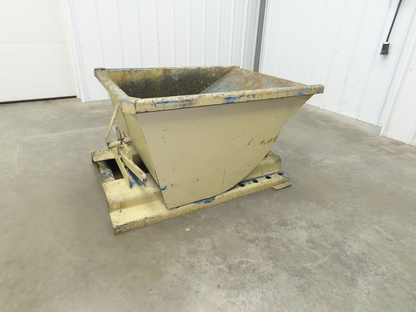 McCullough Wright Self Dumping Hopper 1/4" Yard 4000lb 2 Ton 7 Gauge Bin