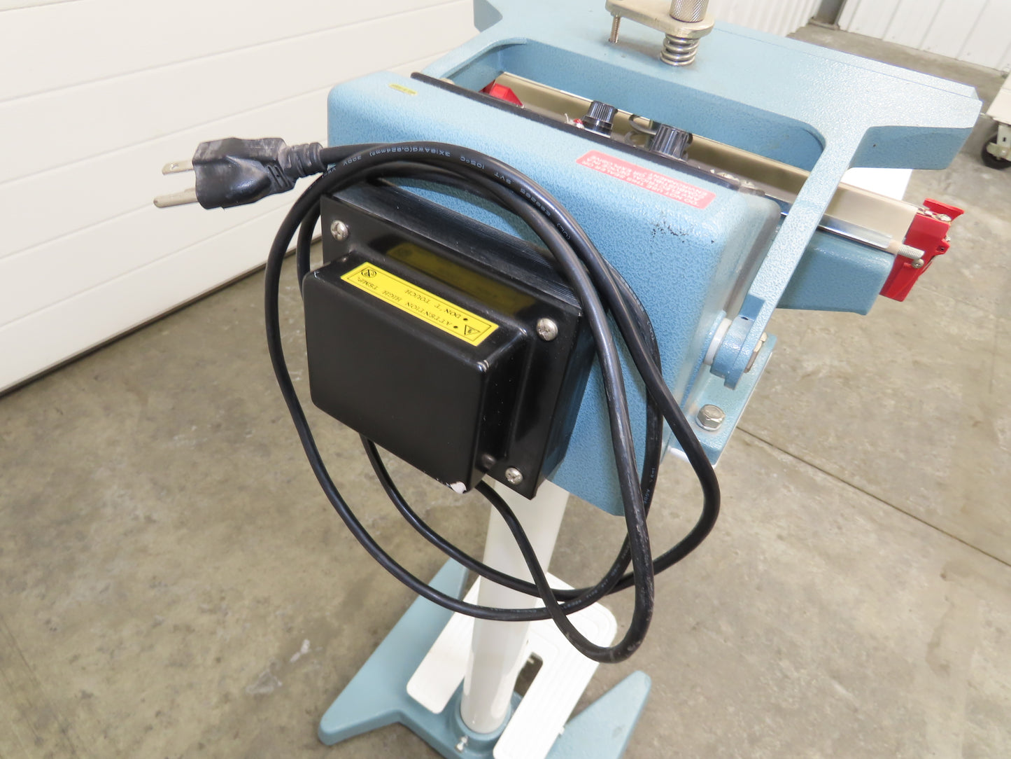 Midwest Pacific MP-12F-1 12" Foot-Operated Impulse Sealer 120V Heat Seal