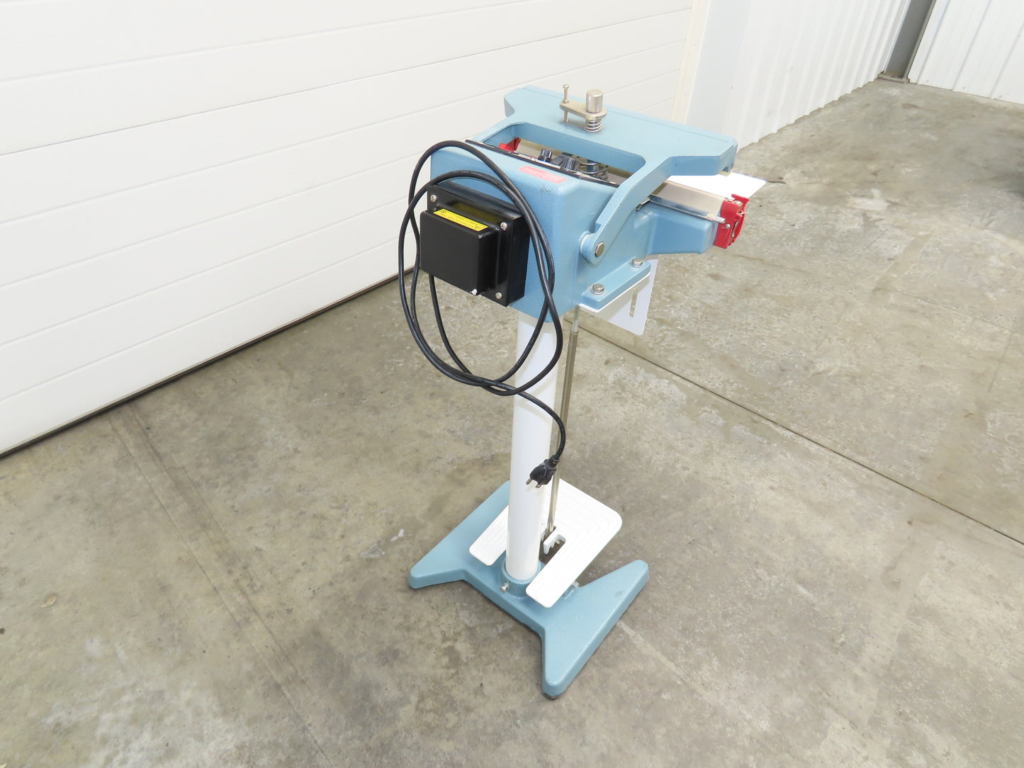 Midwest Pacific MP-12F-1 12" Foot-Operated Impulse Sealer 120V Heat Seal