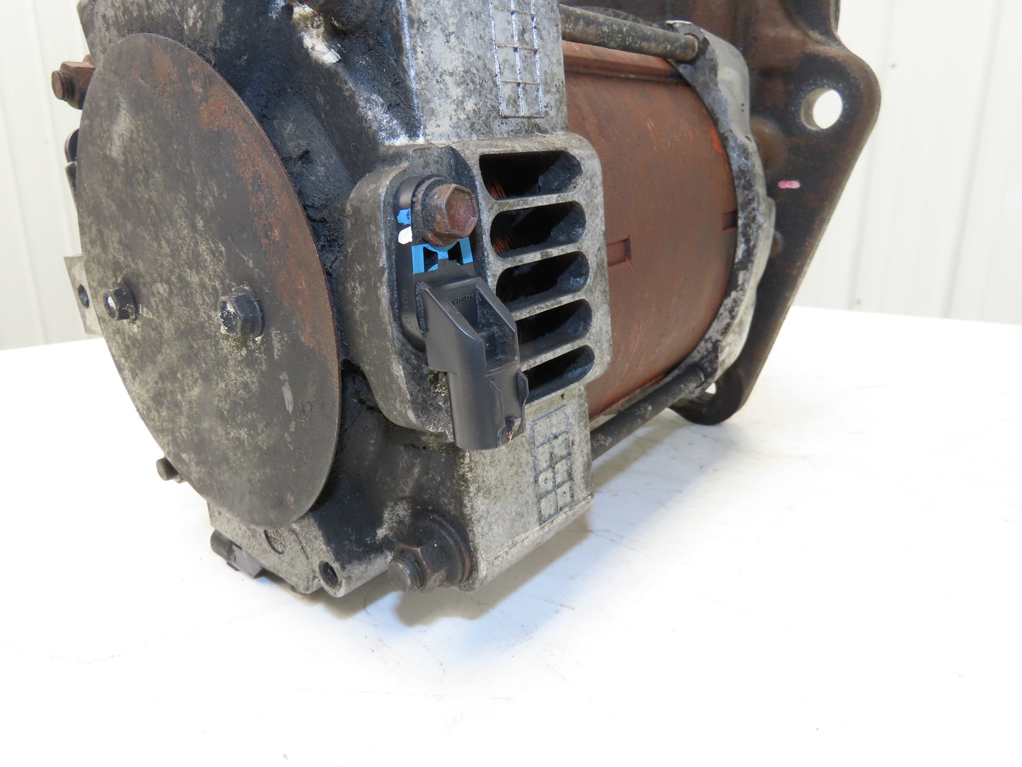 Toyota L12640 Forklift Left Front Drive Axle & Motor Assembly 5-Lug Off 8FBE15U