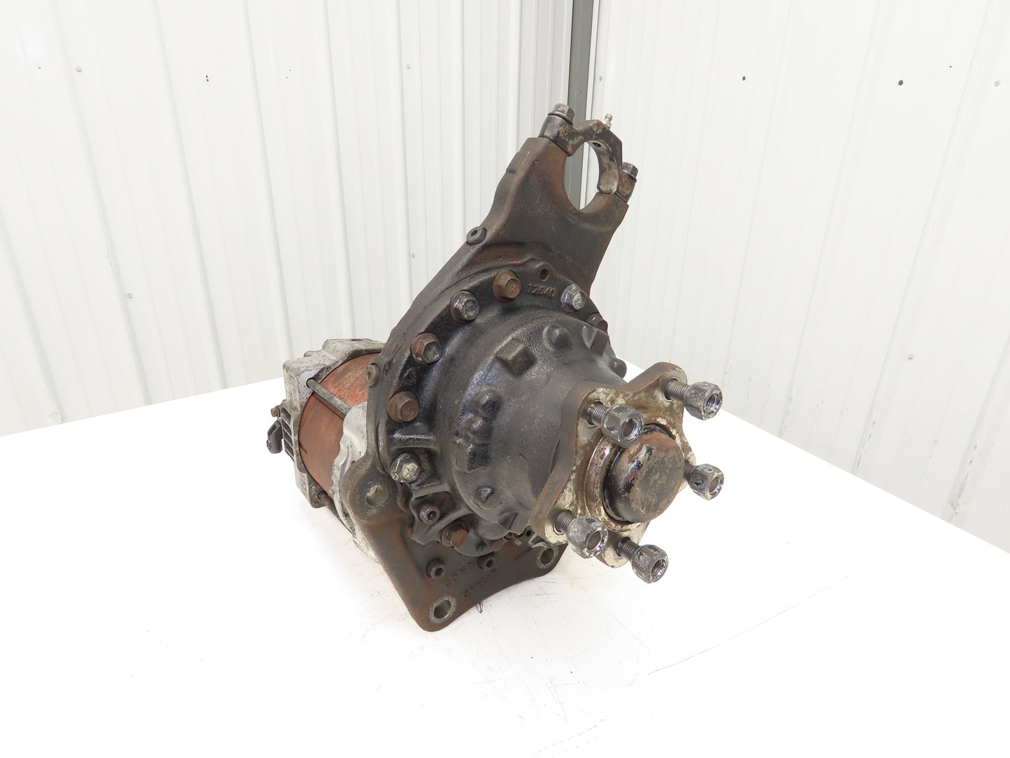 Toyota L12640 Forklift Left Front Drive Axle & Motor Assembly 5-Lug Off 8FBE15U