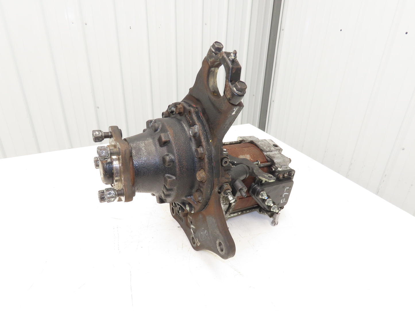 Toyota L12640 Forklift Left Front Drive Axle & Motor Assembly 5-Lug Off 8FBE15U