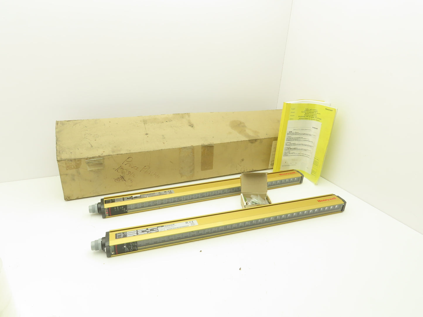 Honeywell FF-SYA30064C2R Safety Light Curtain Emitter Transmitter Set 670mm L