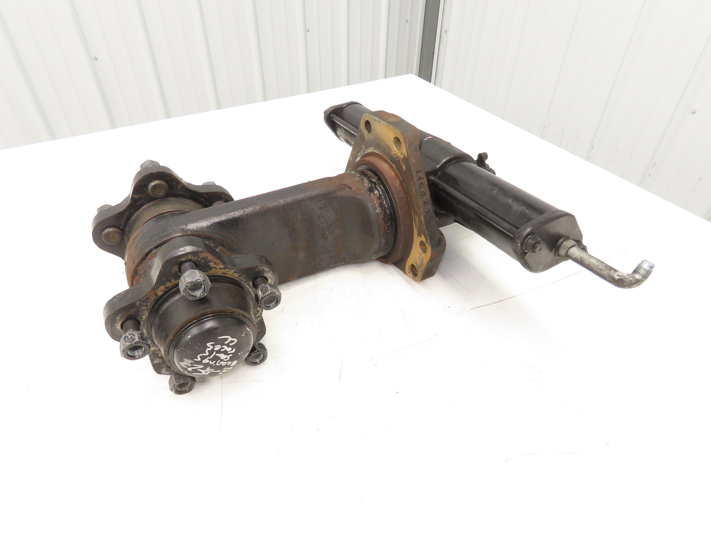 Toyota 8FBE15U Electric Forklift Dual-Wheel Rear Axle Drive Assembly Off 8FBE15U