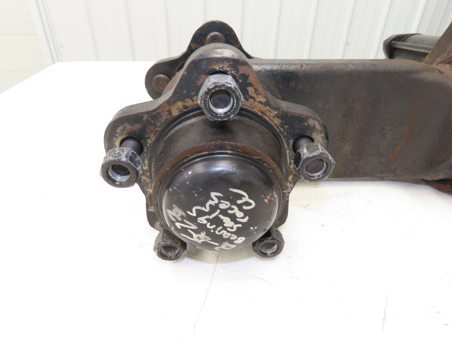 Toyota 8FBE15U Electric Forklift Dual-Wheel Rear Axle Drive Assembly Off 8FBE15U