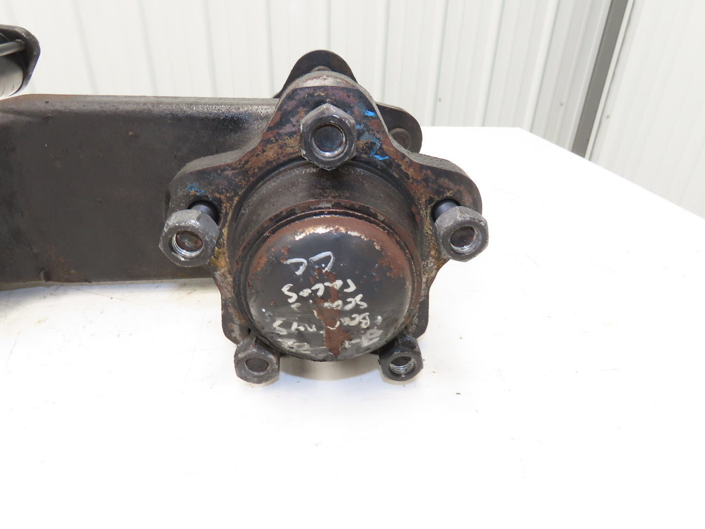 Toyota 8FBE15U Electric Forklift Dual-Wheel Rear Axle Drive Assembly Off 8FBE15U