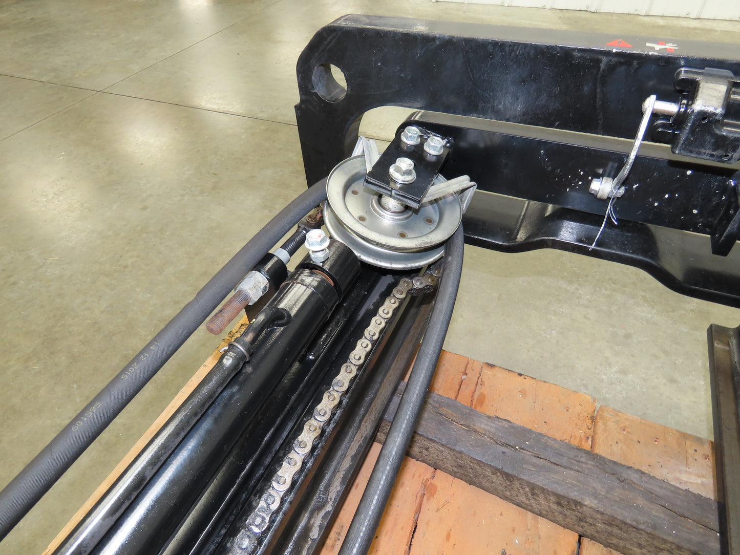 Toyota 8FBE15U Forklift Mast 189" 3-Stage Tilt Class II 2500lbs Capacity