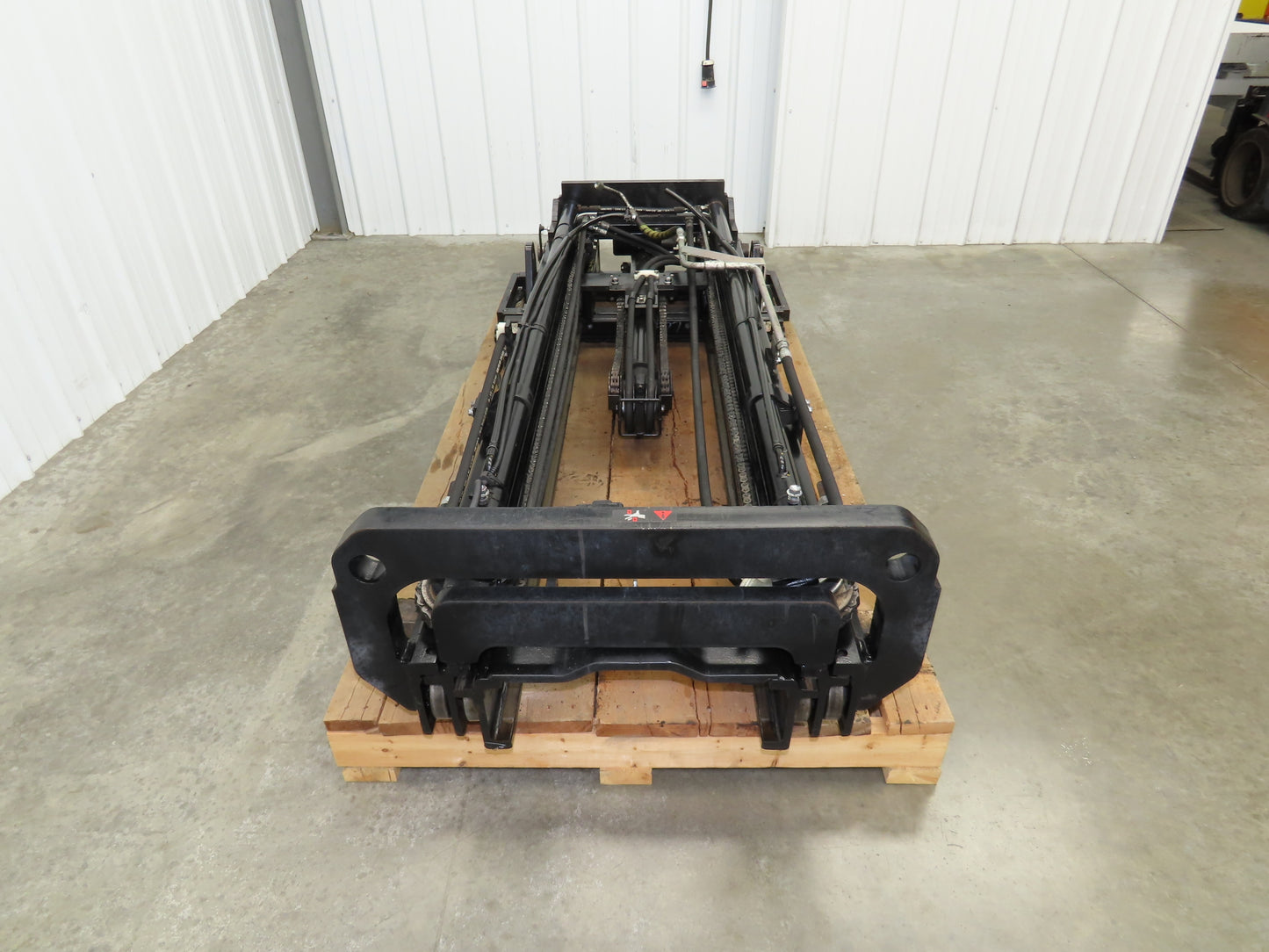 Toyota 8FBE15U Forklift Mast 189" 3-Stage Tilt Class II 2500lbs Capacity