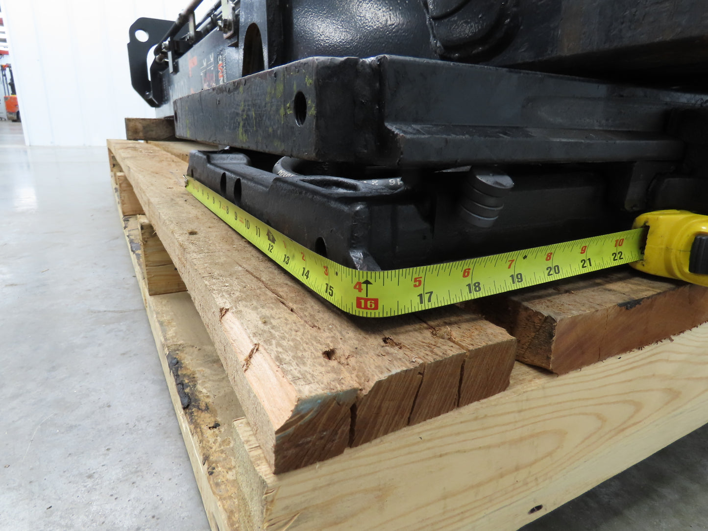 Toyota 8FBE15U Forklift Mast 189" 3-Stage Tilt Class II 2500lbs Capacity