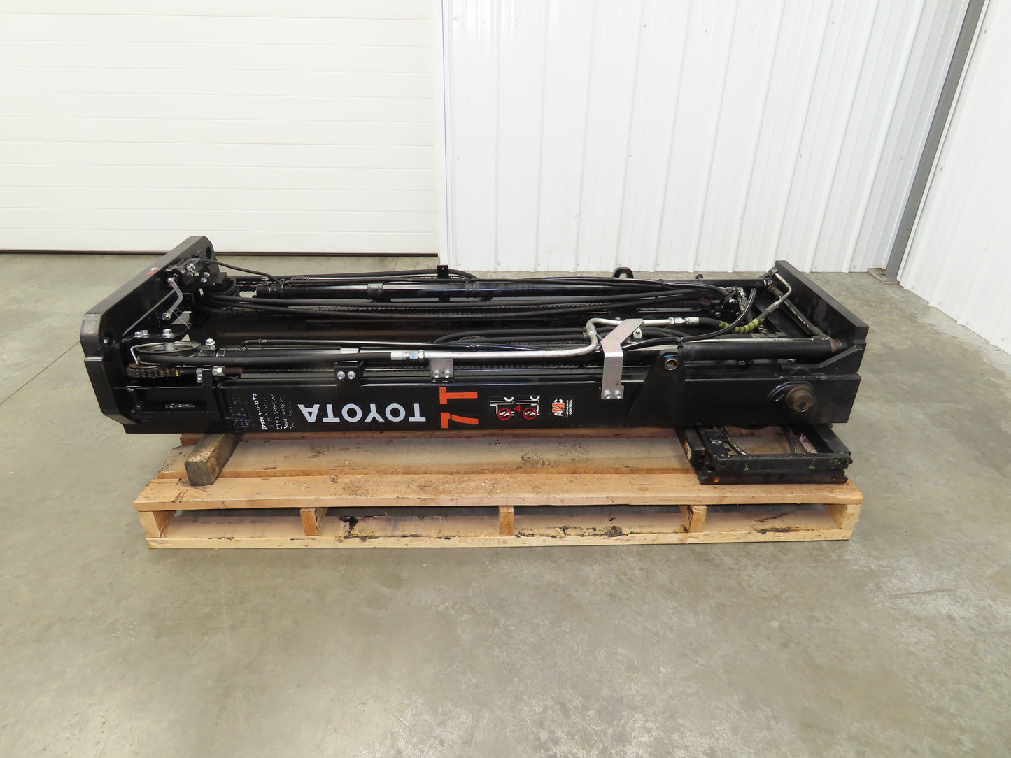 Toyota 8FBE15U Forklift Mast 189" 3-Stage Tilt Class II 2500lbs Capacity