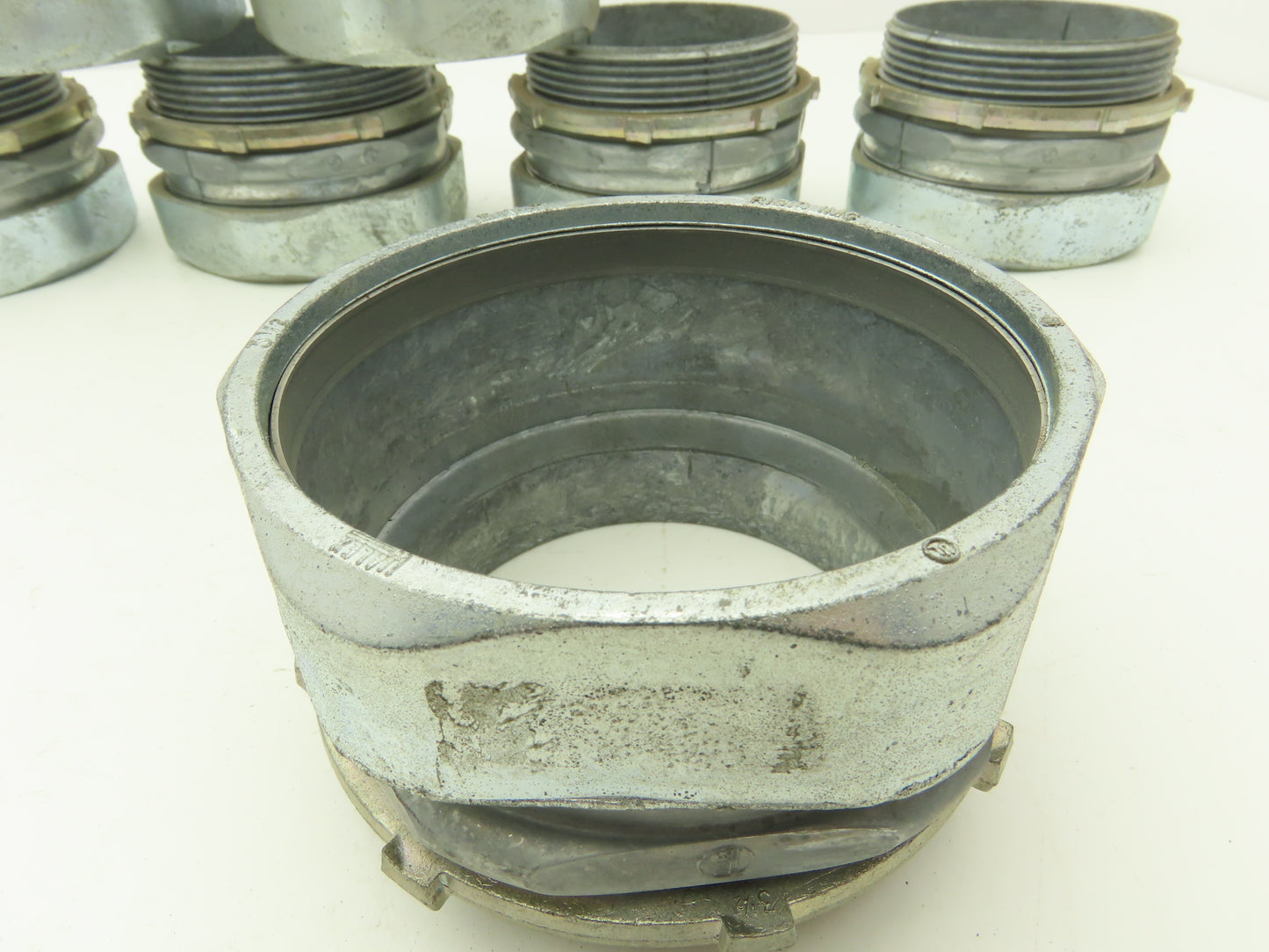 3-1/2" EMT Conduent Compression Connector Rigid IMC Die Cast Lot of 7