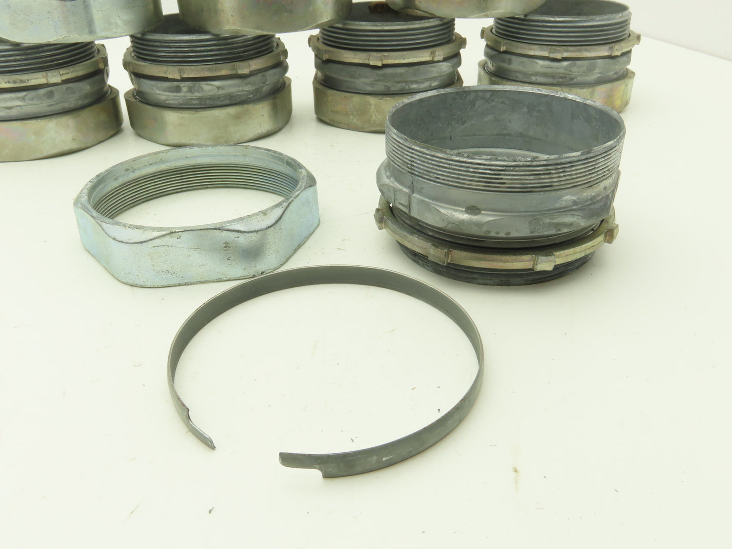 3-1/2" EMT Conduent Compression Connector Rigid IMC Die Cast Lot of 8
