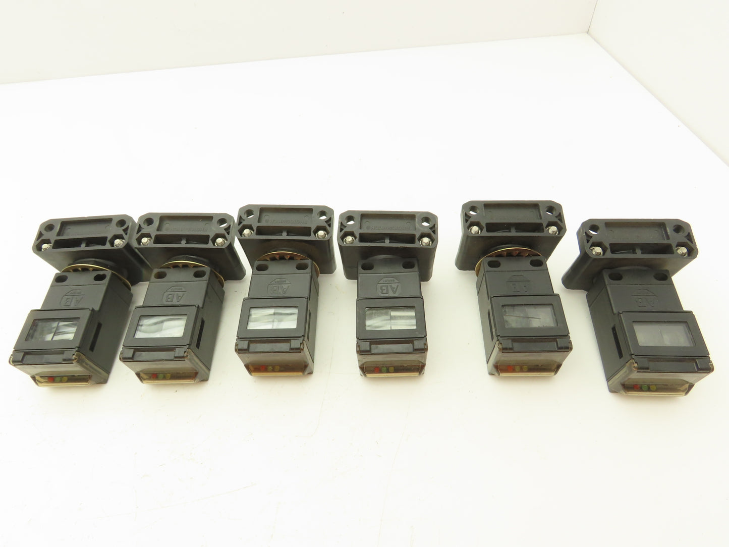 Allen Bradley 42GRU-9200-QD Photoswitch Sensor Series A  Lot of 6