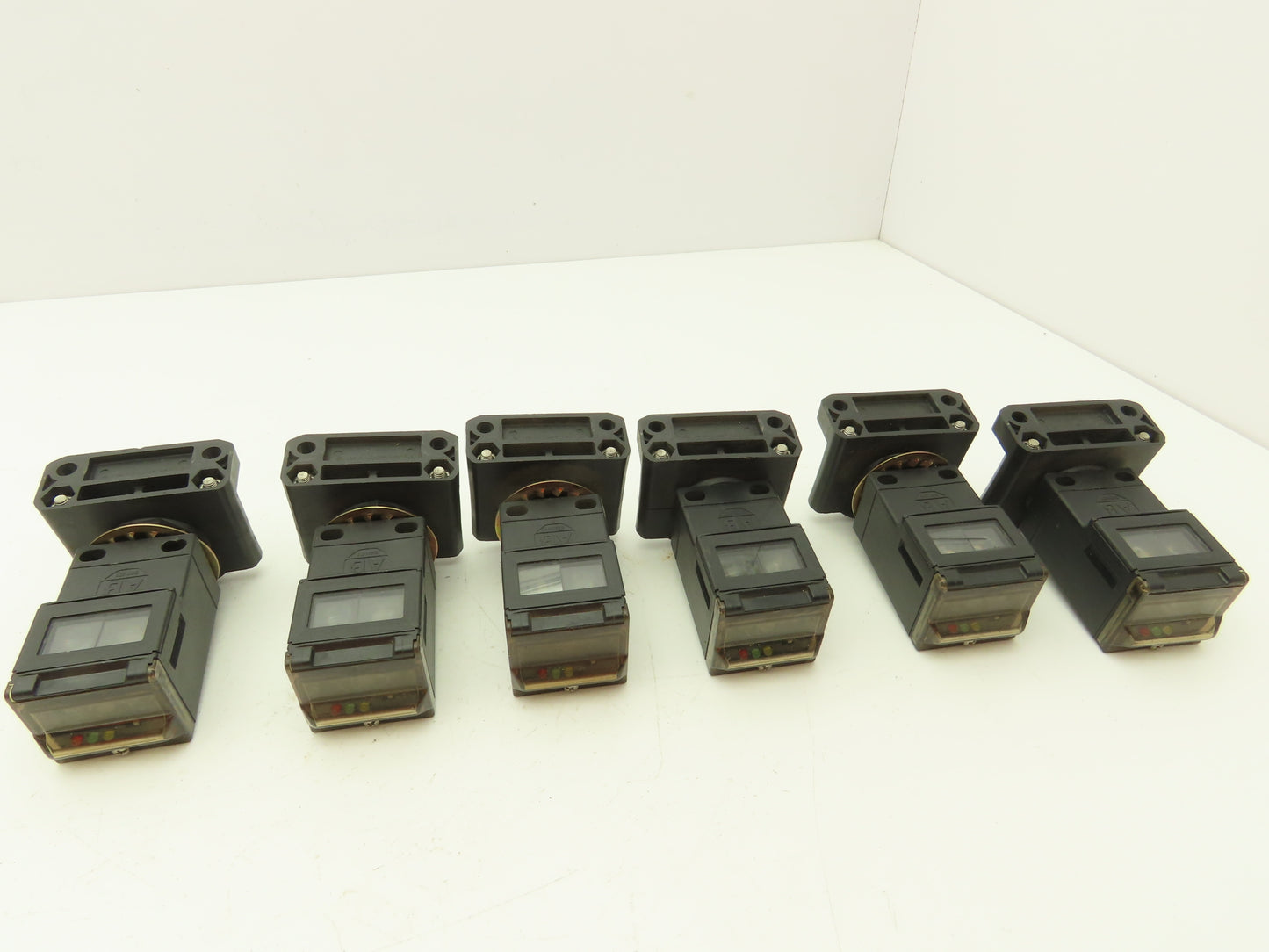 Allen Bradley 42GRU-9200-QD Photoswitch Sensor Series A  Lot of 6