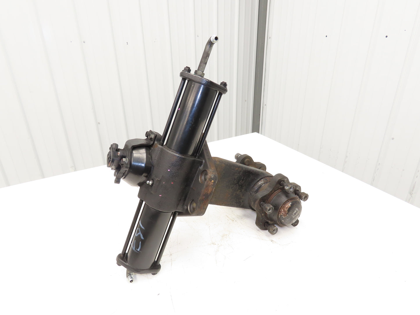 Toyota 8FBE15U Electric Forklift Dual-Wheel Rear Axle Assembly Off 8FBE15U *Read