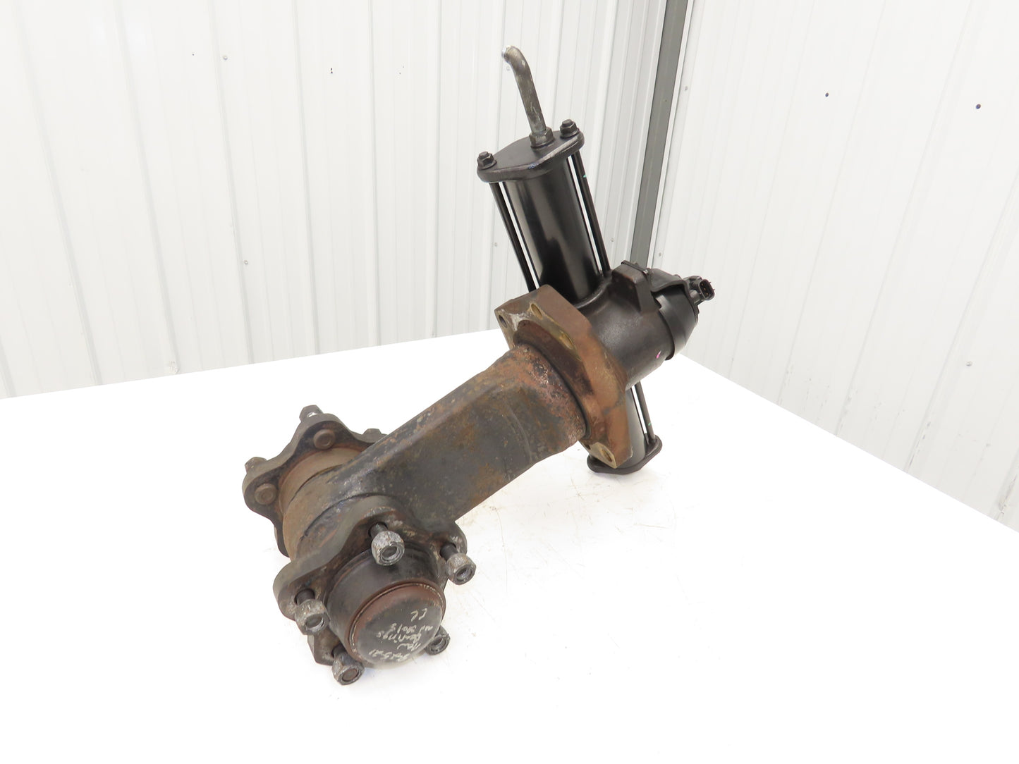 Toyota 8FBE15U Electric Forklift Dual-Wheel Rear Axle Assembly Off 8FBE15U *Read