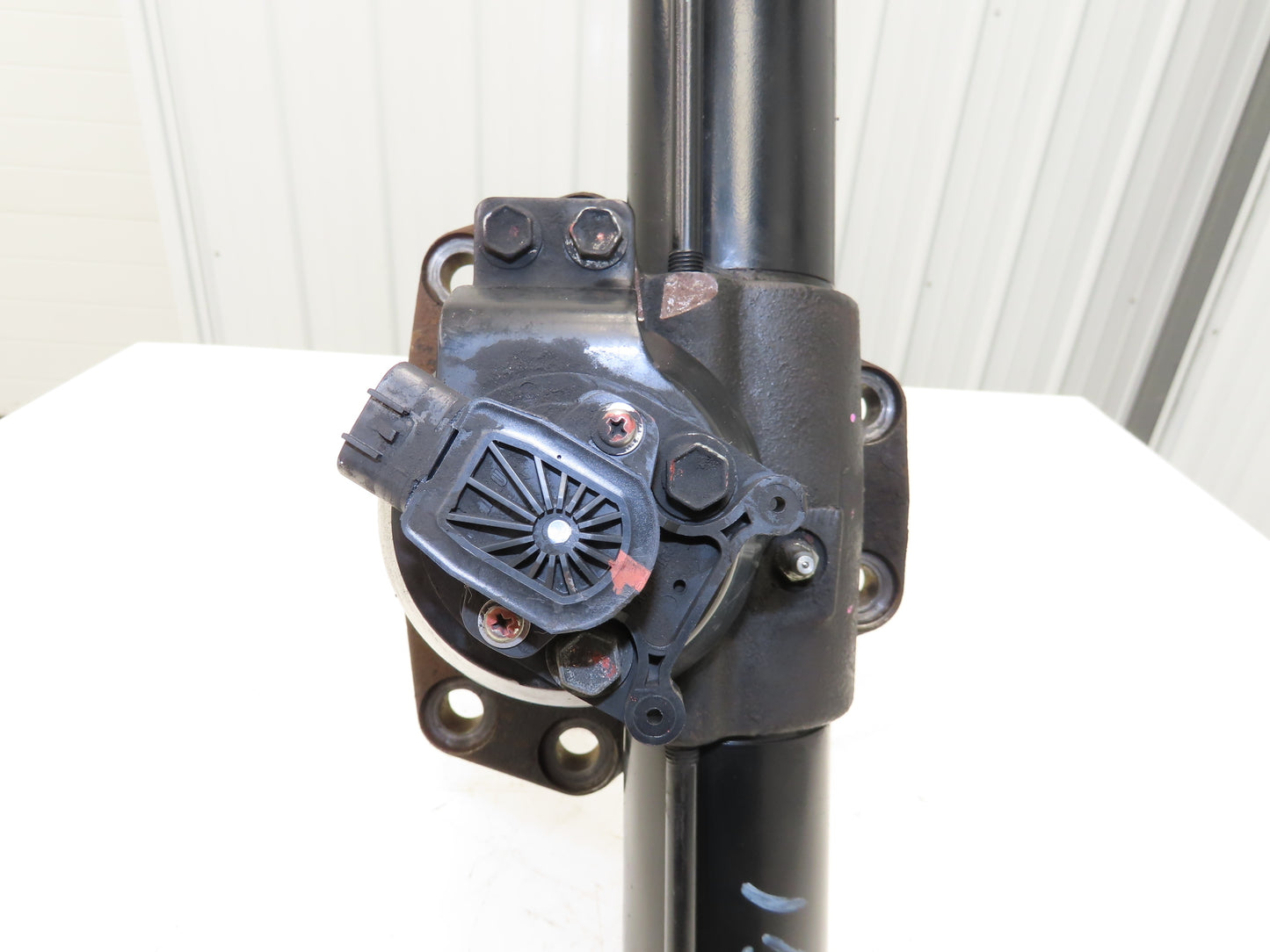 Toyota 8FBE15U Electric Forklift Dual-Wheel Rear Axle Assembly Off 8FBE15U *Read