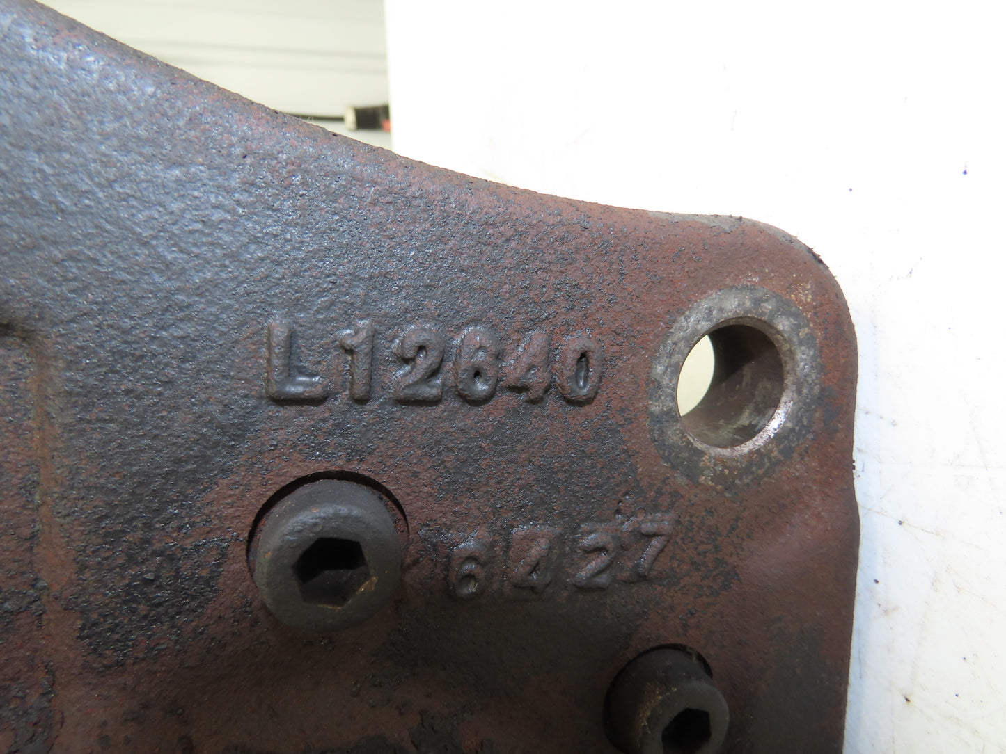 Toyota L12640 Forklift Left Front Drive Axle & Motor Assembly 5-Lug Off 8FBE15U