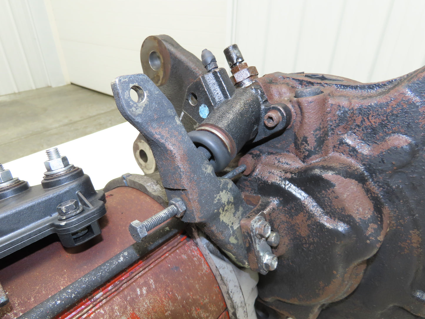 Toyota L12640 Forklift Left Front Drive Axle & Motor Assembly 5-Lug Off 8FBE15U