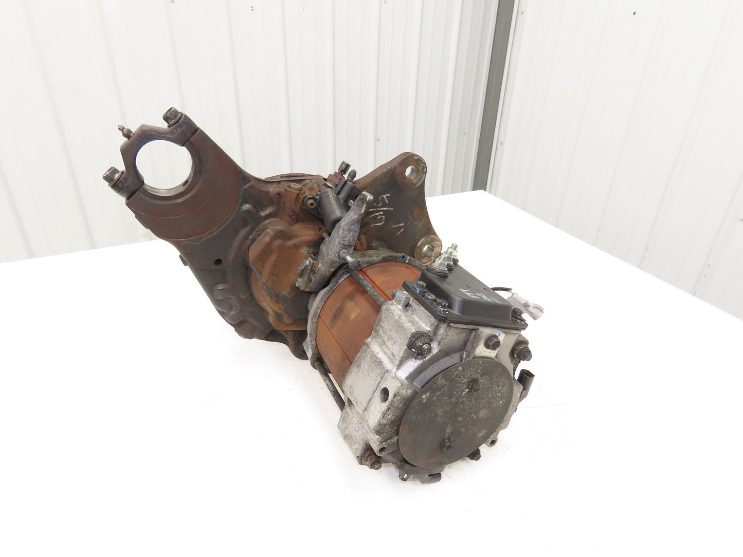 Toyota R12640 Forklift Right Front Drive Axle & Motor Assembly 5-Lug Off 8FBE15U