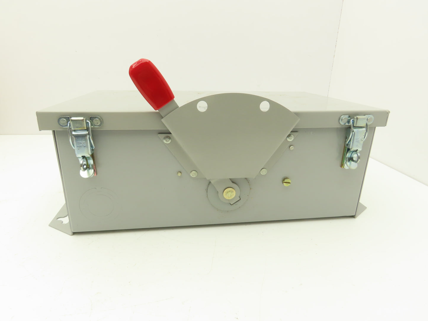 Challenger RGD322SNC Safety Disconnect Switch Fusible 60A 3 Pole 4 Wire 240V