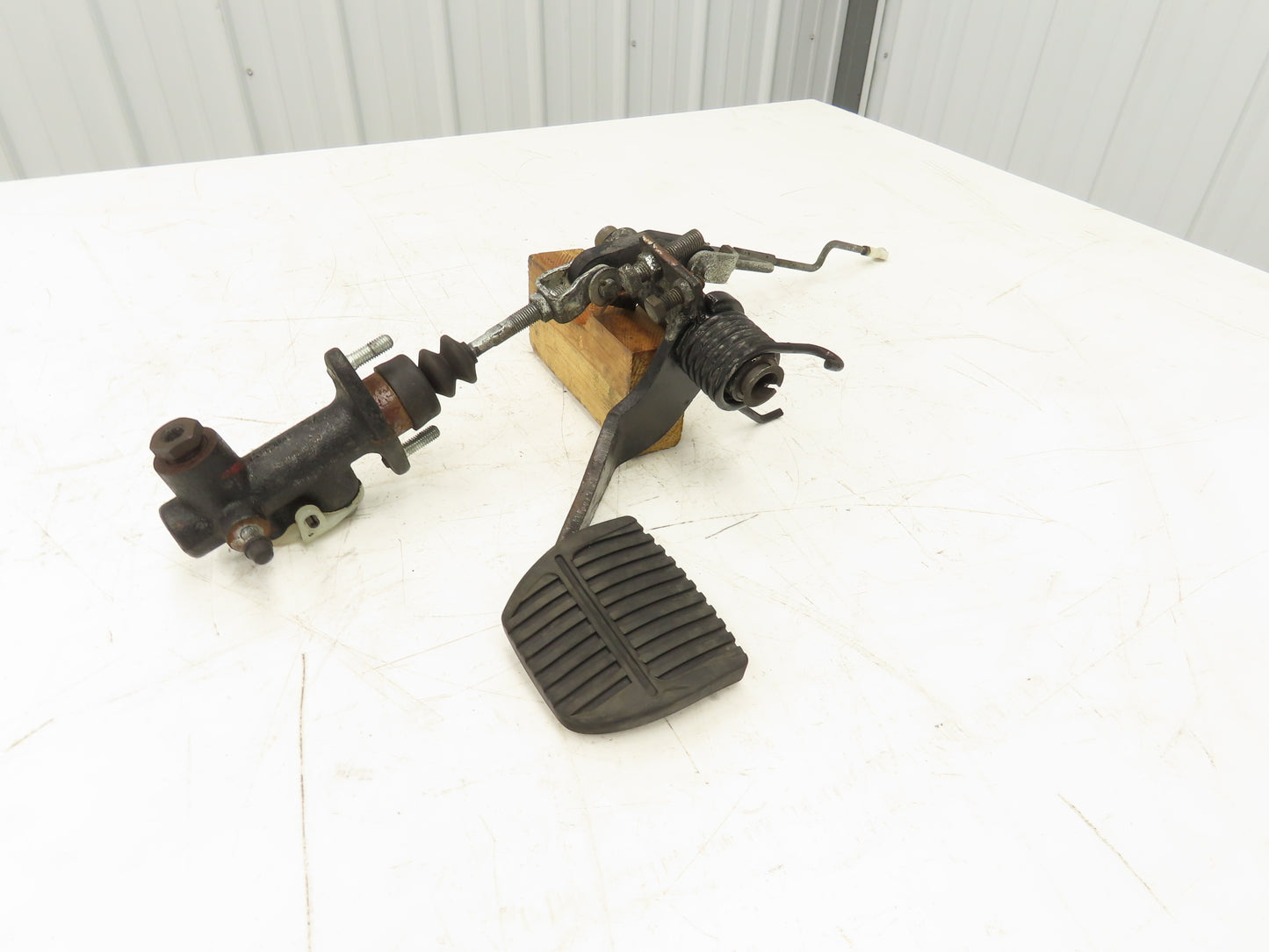 Toyota Electric Forklift Brake Pedal Master Cylinder Assembly From 8FBE15U